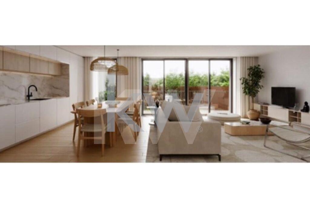 Apartamento T3 na Planta à Venda em Porto - Portugal - 1