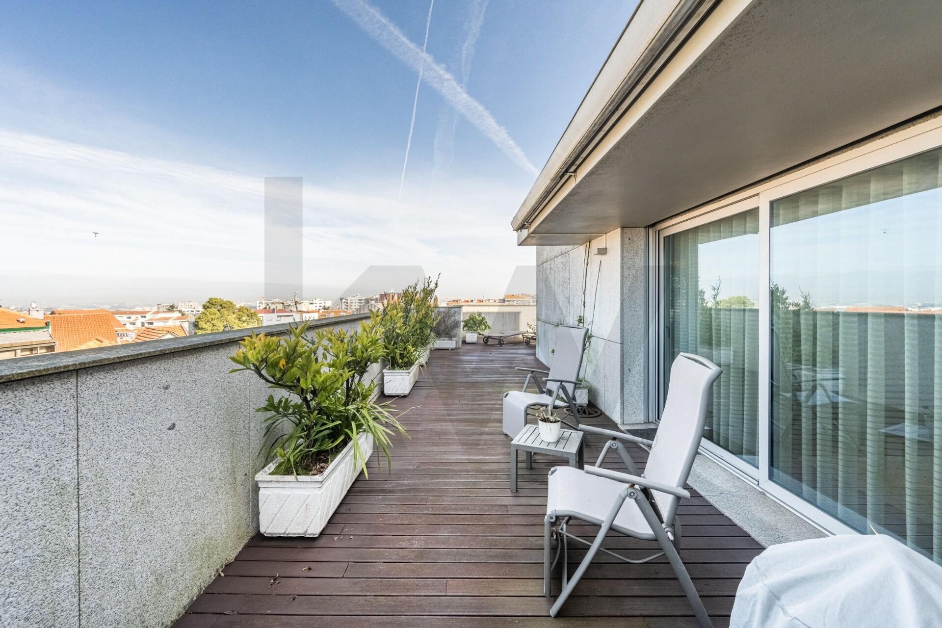 Apartamento T3 à Venda em Porto - Portugal - 1