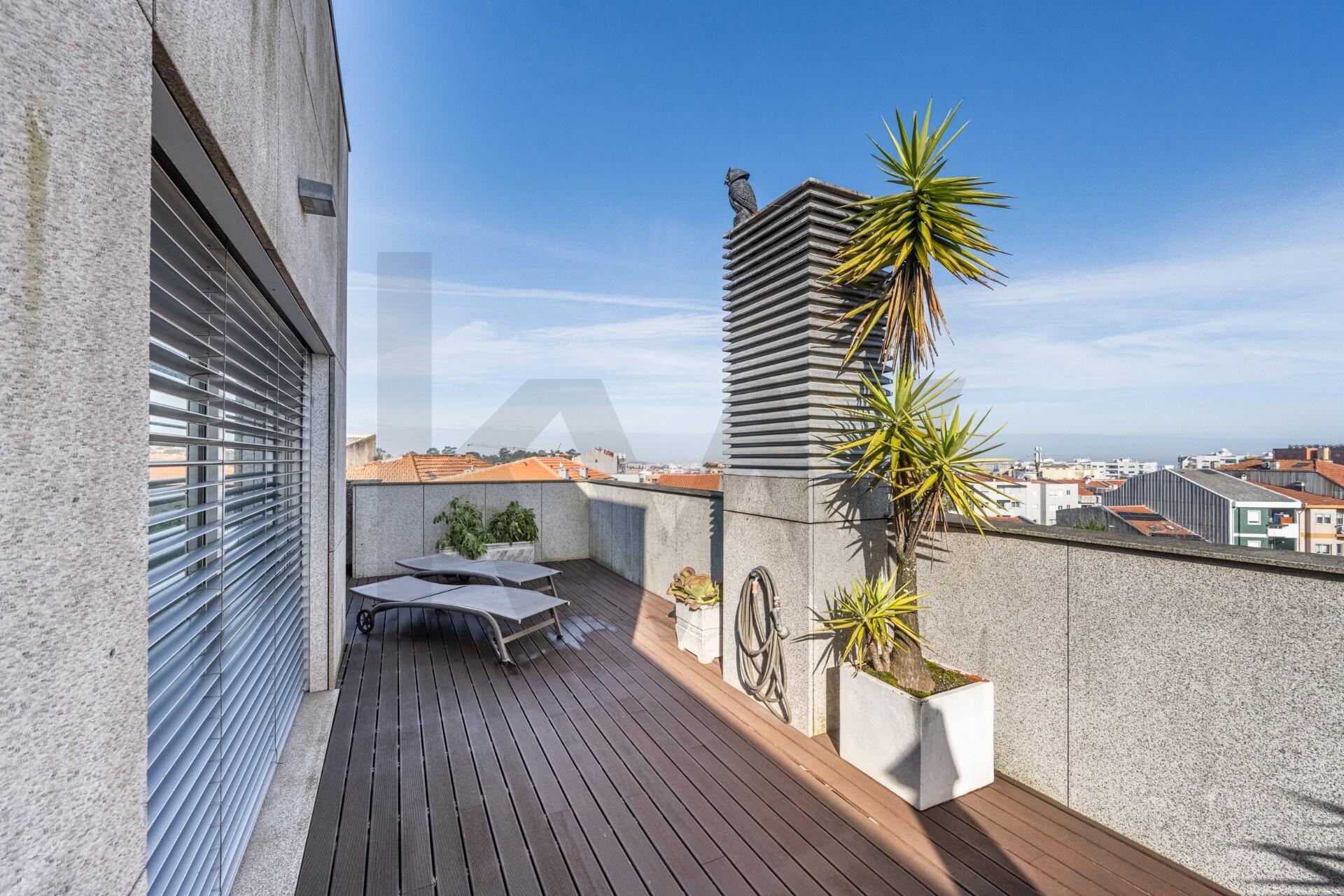 Apartamento T3 à Venda em Porto - Portugal - 2