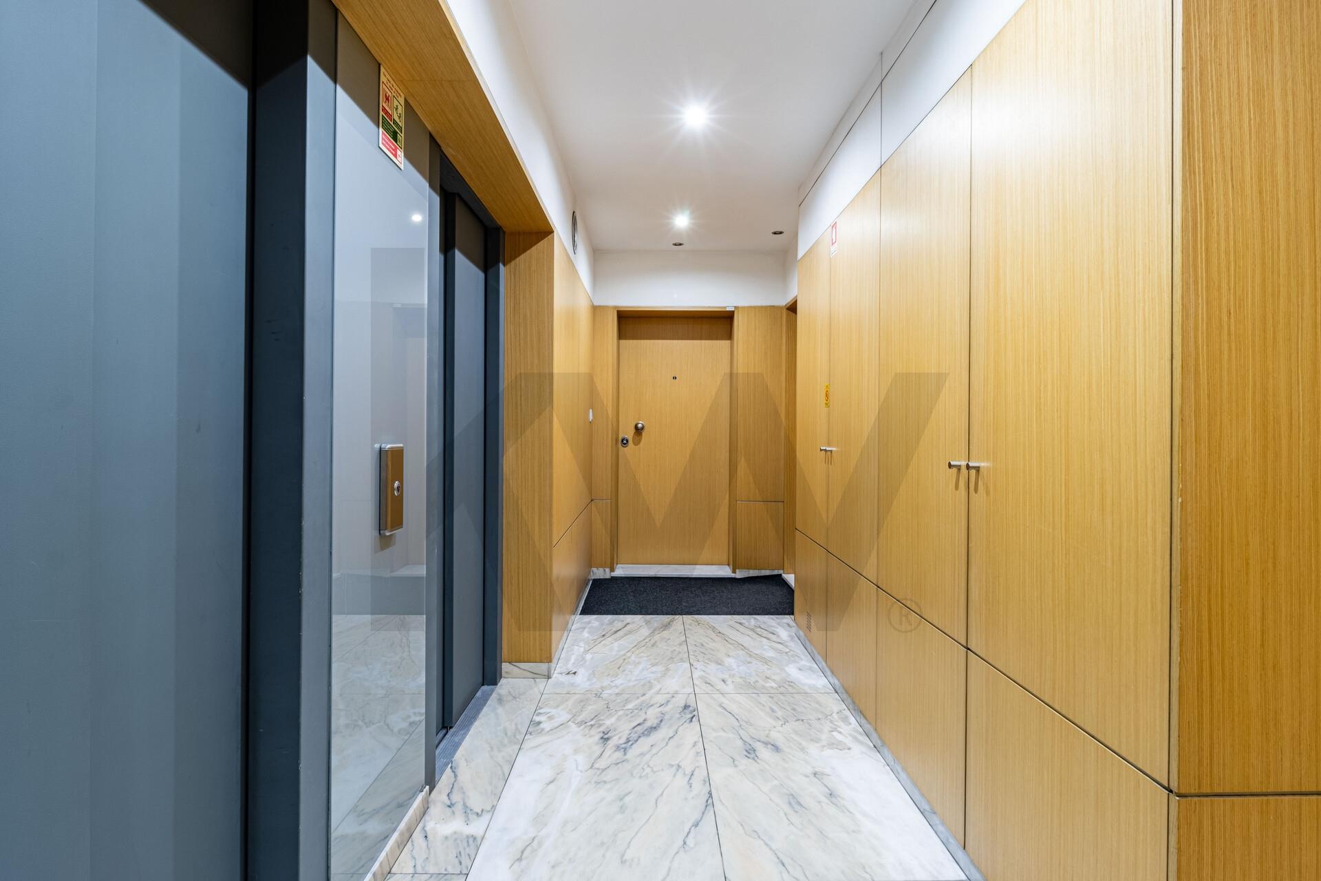 Apartamento T3 à Venda em Porto - Portugal - 2