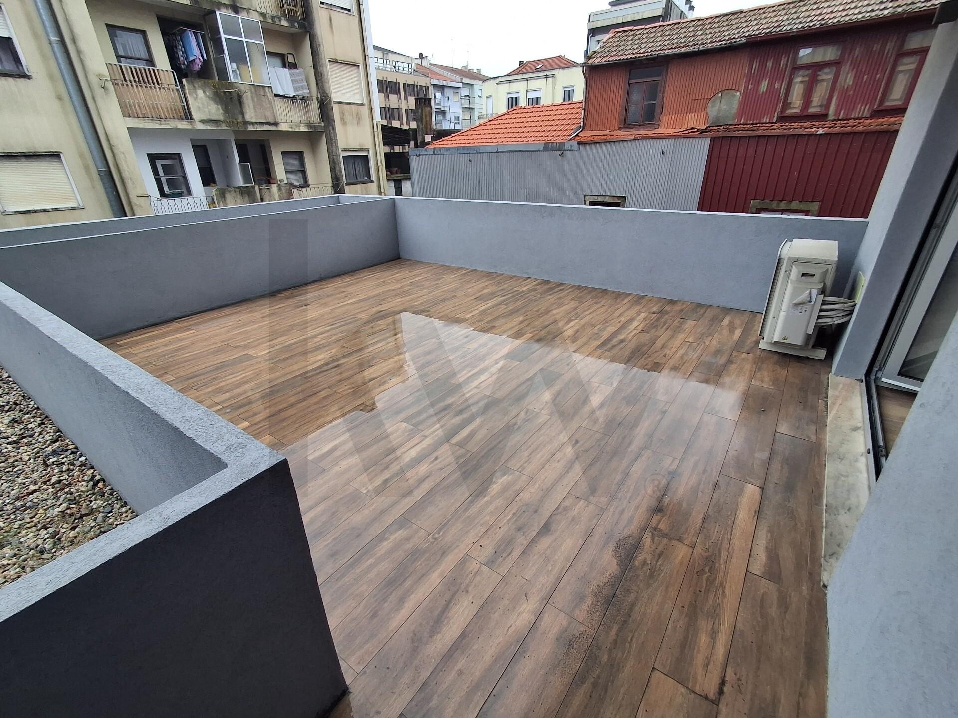 Apartamento T3 à Venda em Porto - Portugal - 2