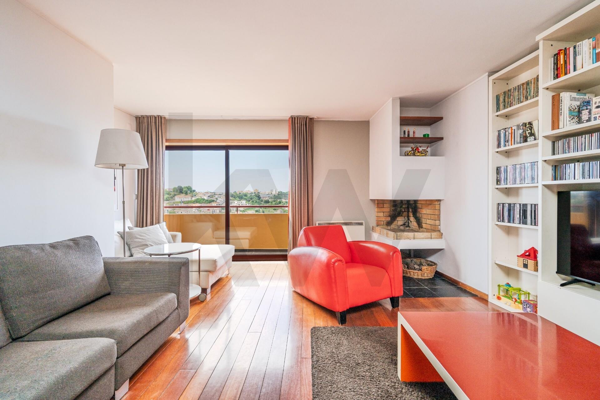 Apartamento T3 à Venda em Porto - Portugal - 1
