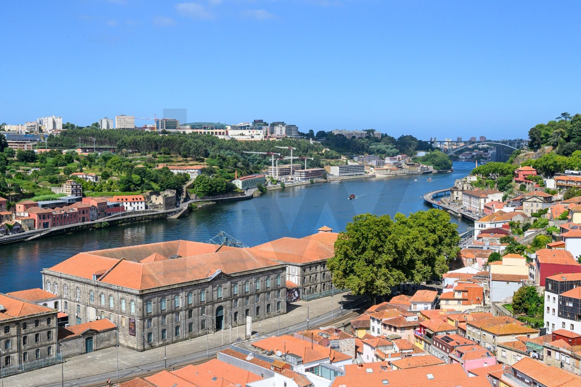 Apartamento T3 à Venda em Porto - Portugal - 4