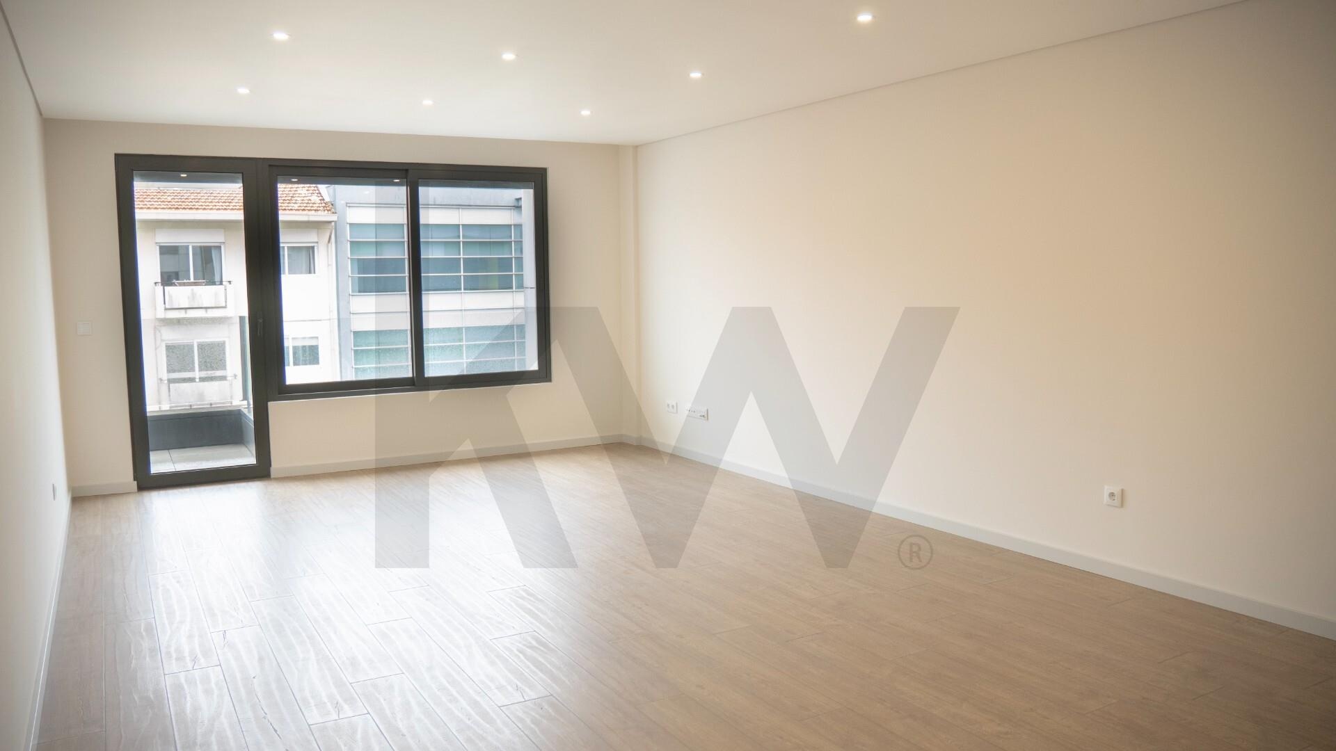 Apartamento T3 à Venda em Porto - Portugal - 2