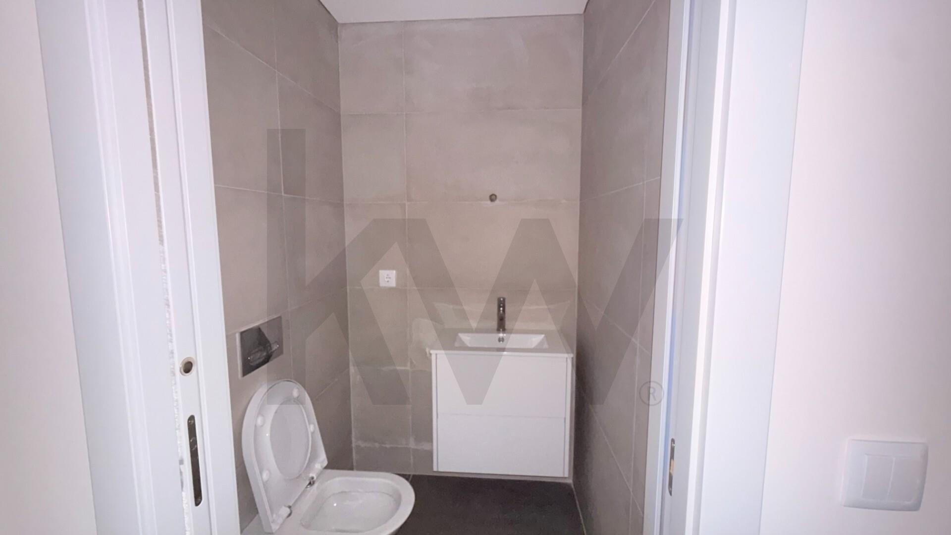 Apartamento T3 à Venda em Porto - Portugal - 6