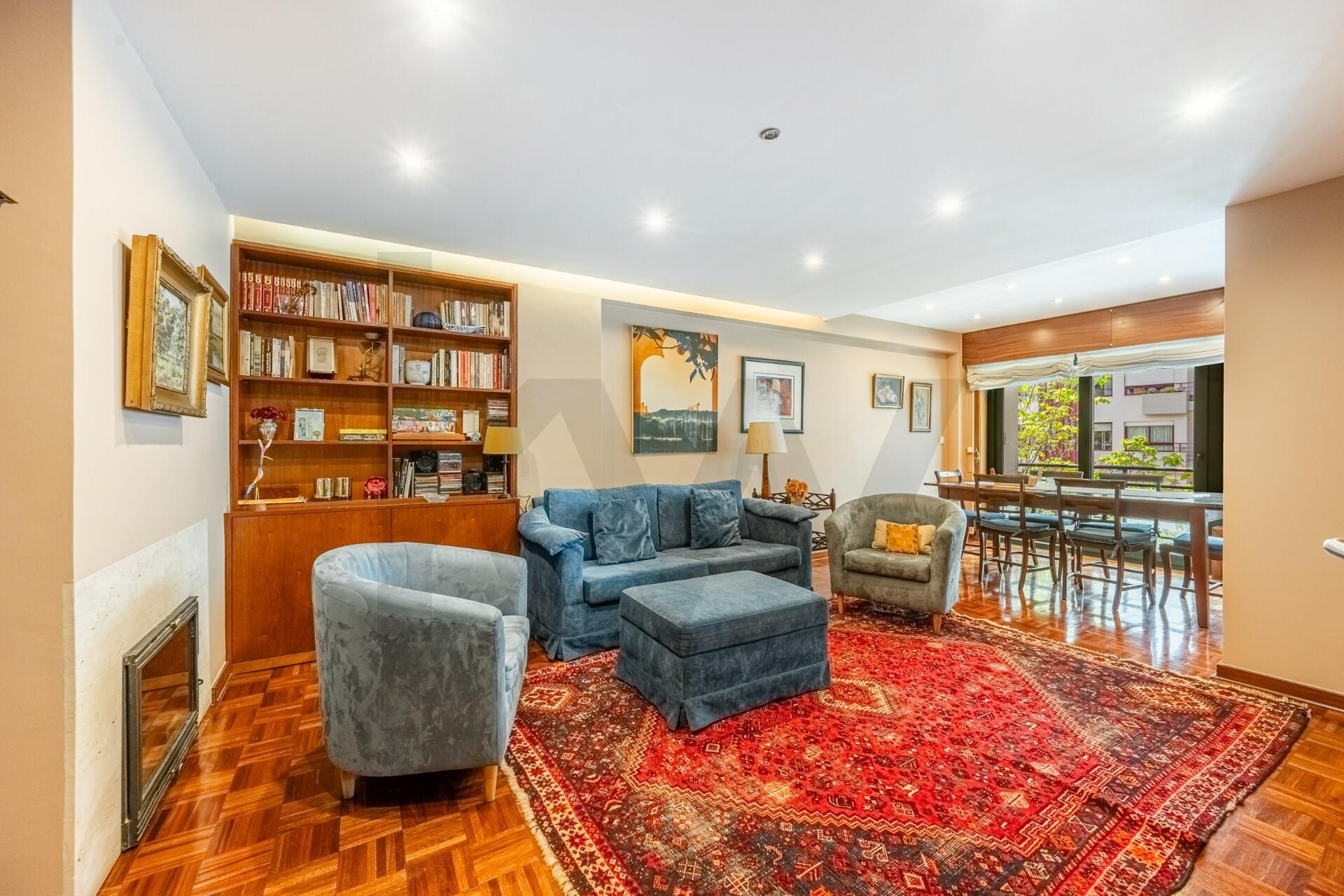 Apartamento T3 à Venda em Porto - Portugal - 2