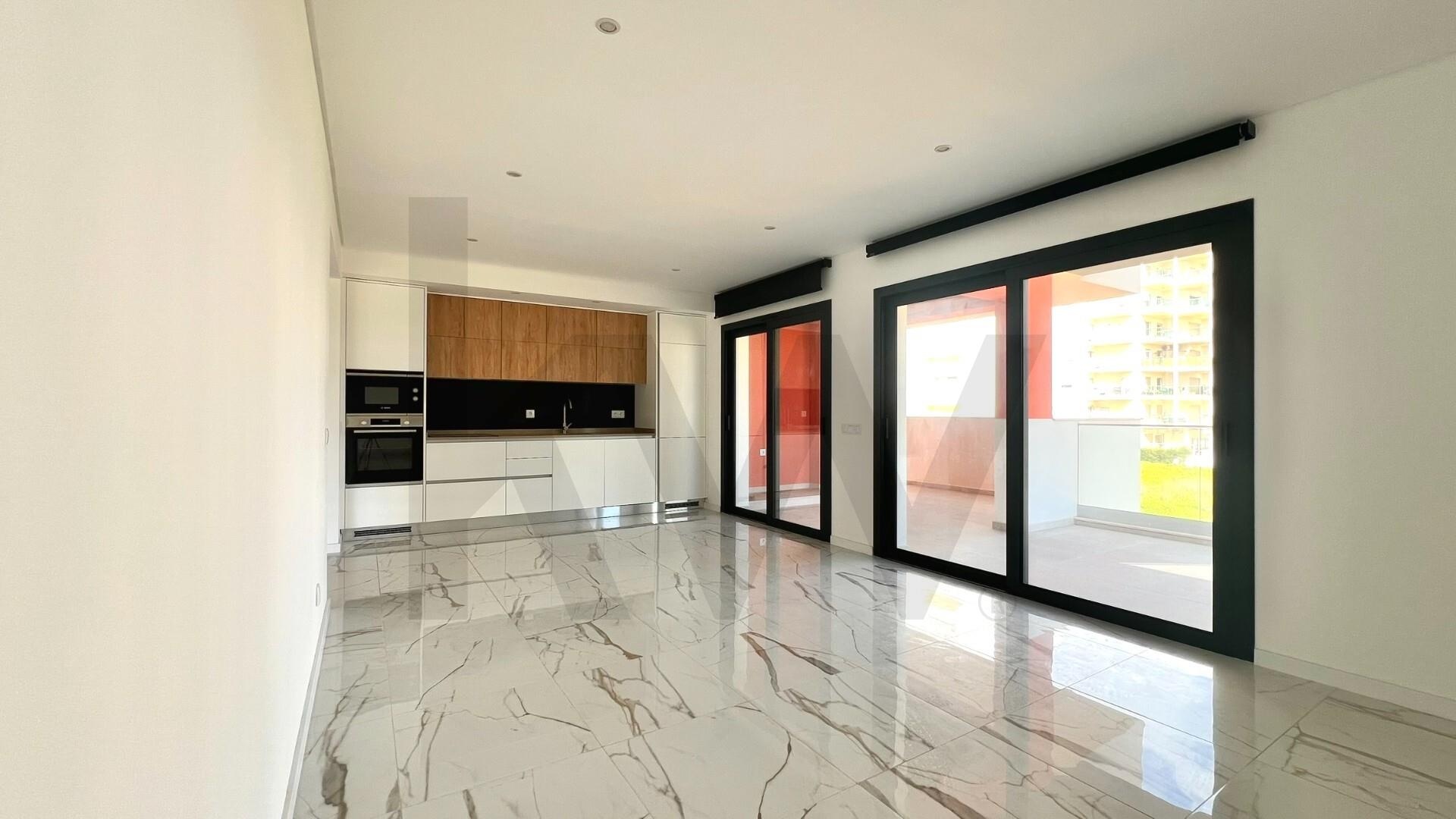 Apartamento T3 à Venda em Praia da Rocha - Portugal - 3