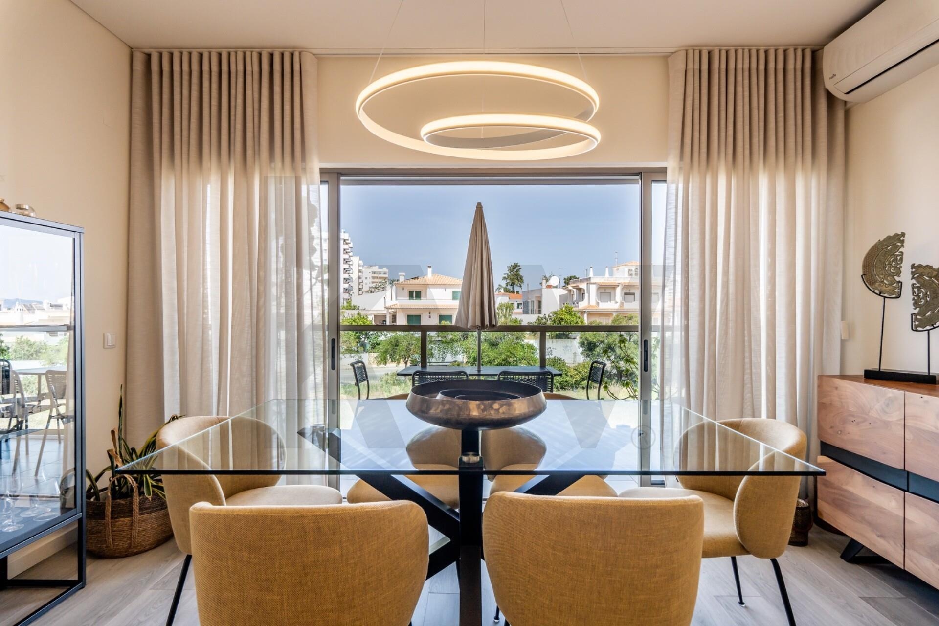 Apartamento T3 à Venda em Praia da Rocha - Portugal - 1