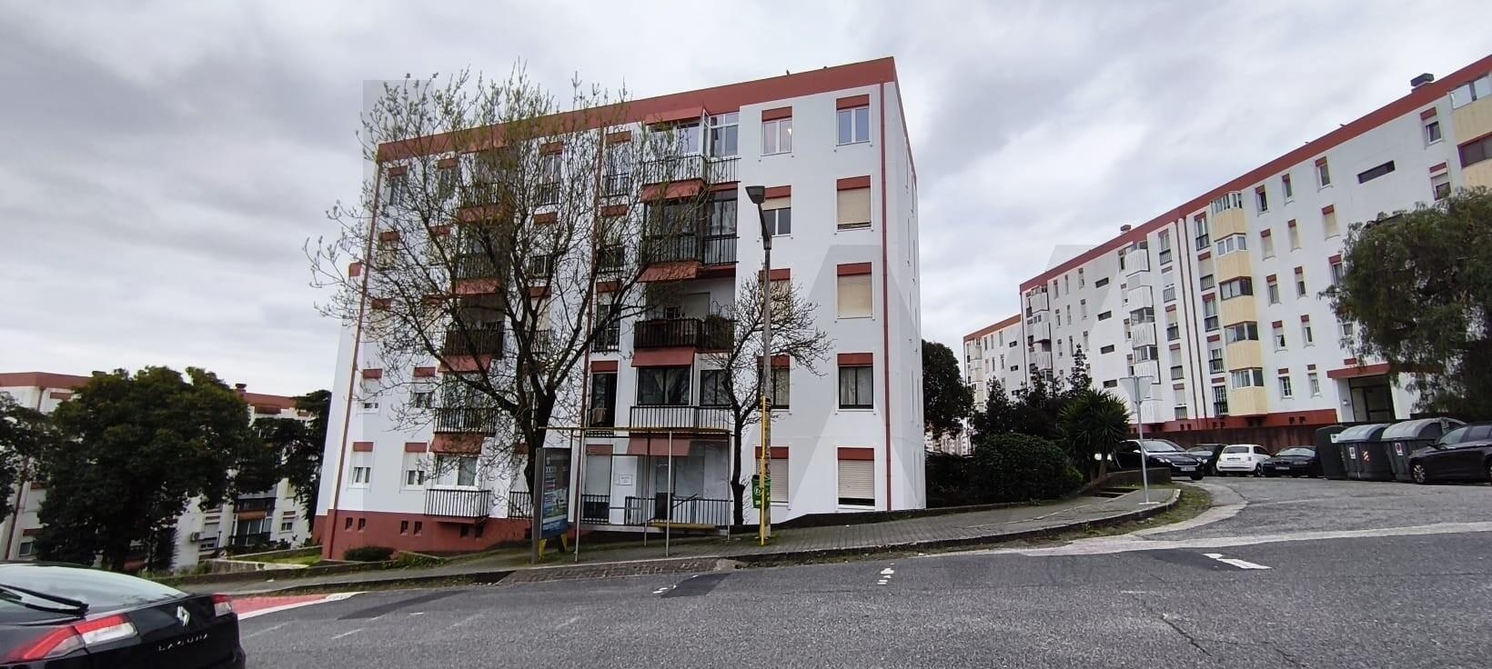 3 Bedroom Home for Sale in Santo António Cavaleiros - Lisbon - Portugal - 3