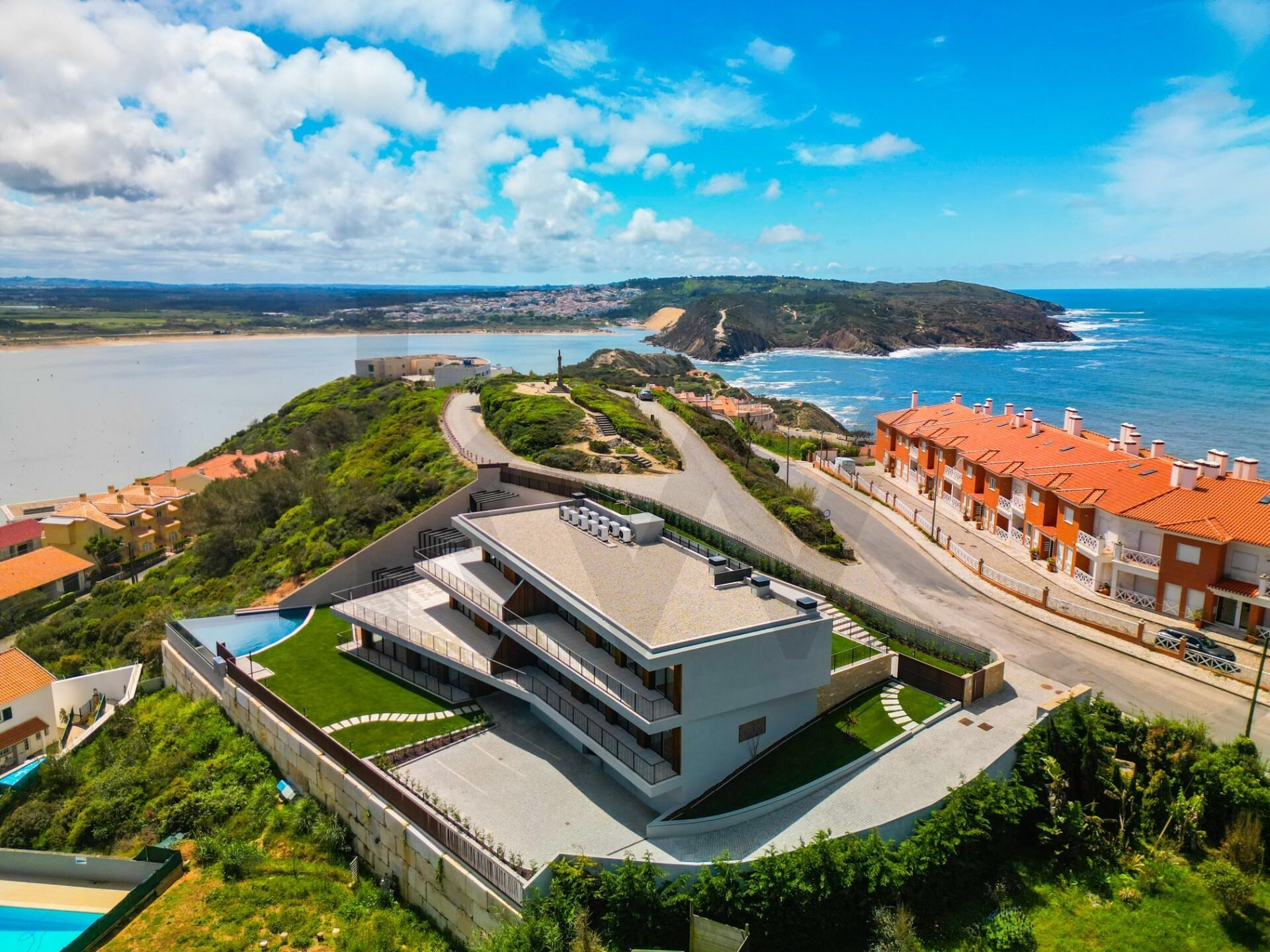 Apartamento T3 à Venda em São Martinho Do Porto - Leiria - Portugal - 2