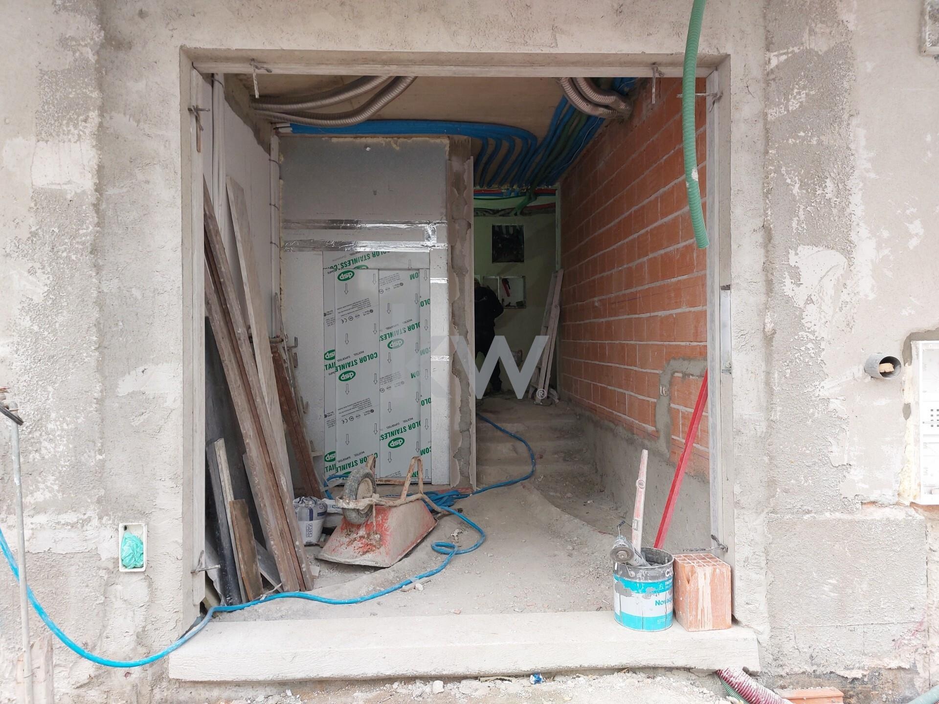 Apartamento T3 na Planta à Venda em Seixal - Portugal - 2
