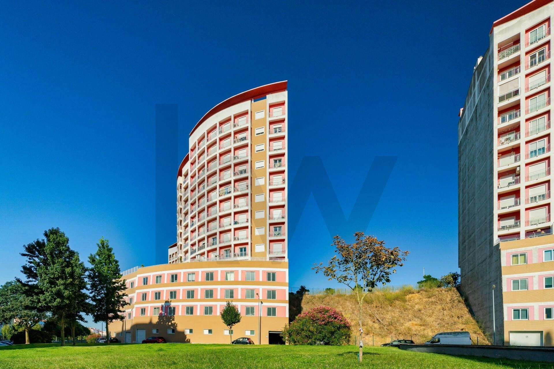 Apartamento T3 na Planta à Venda em Seixal - Portugal - 2