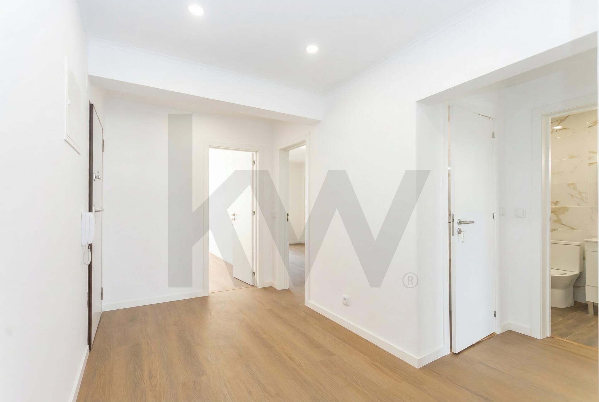 Apartamento T3 à Venda em Seixal - Portugal - 2