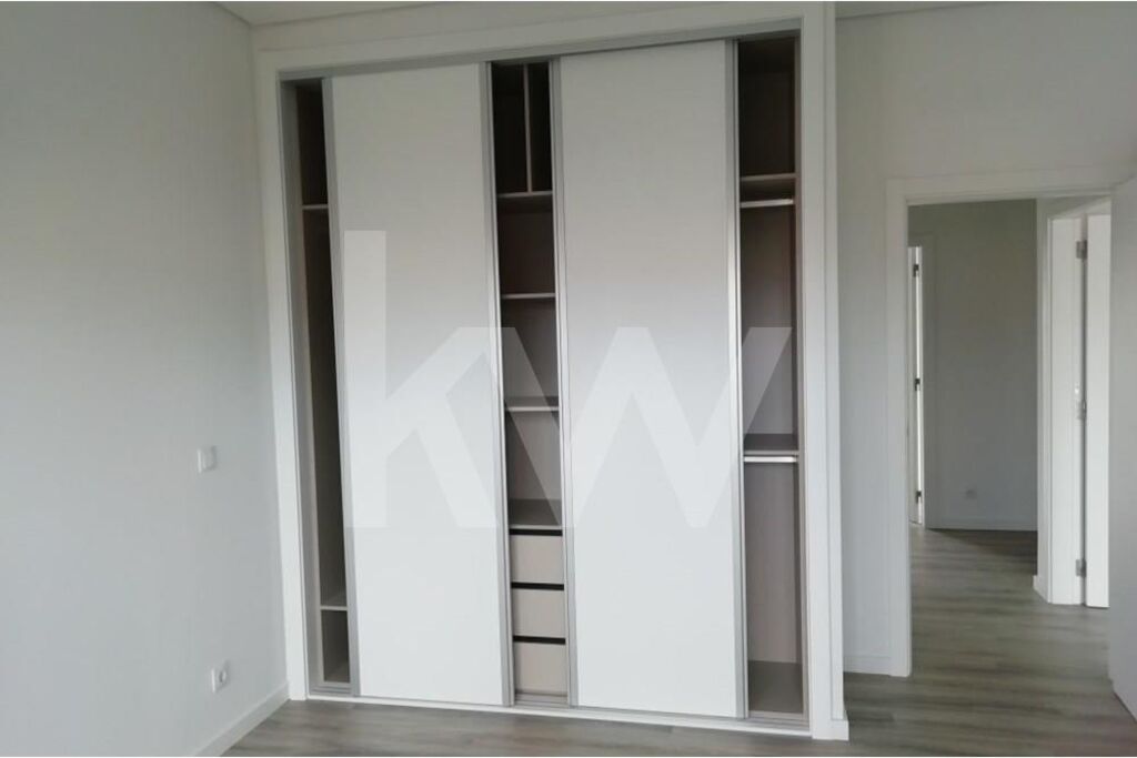 Apartamento T3 à Venda em Seixal - Portugal - 2
