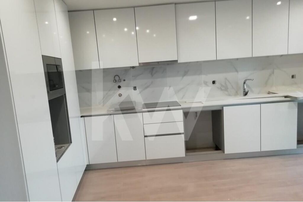 Apartamento T3 à Venda em Seixal - Portugal - 2