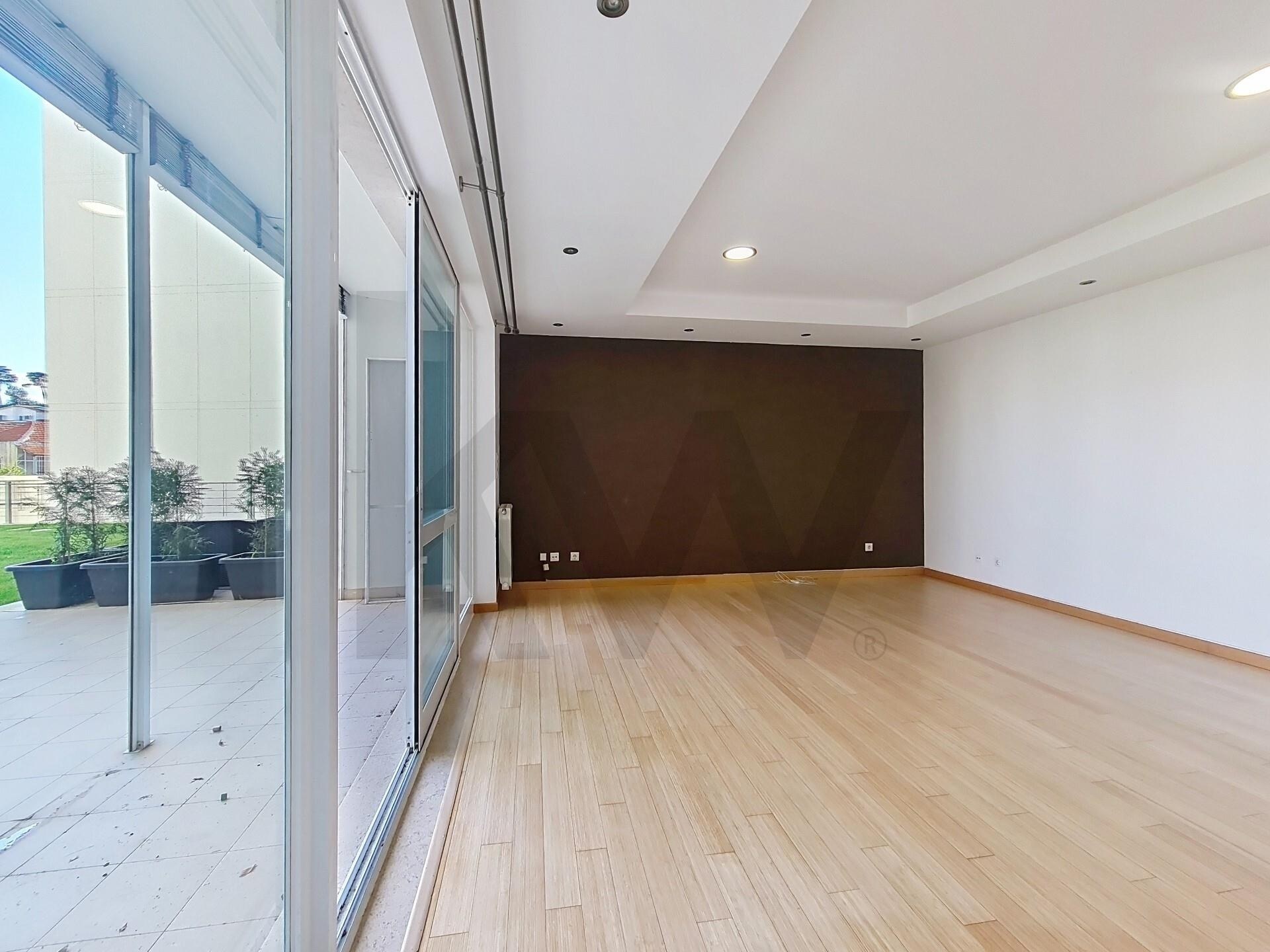 Apartamento T3 à Venda em Setúbal - Portugal - 8