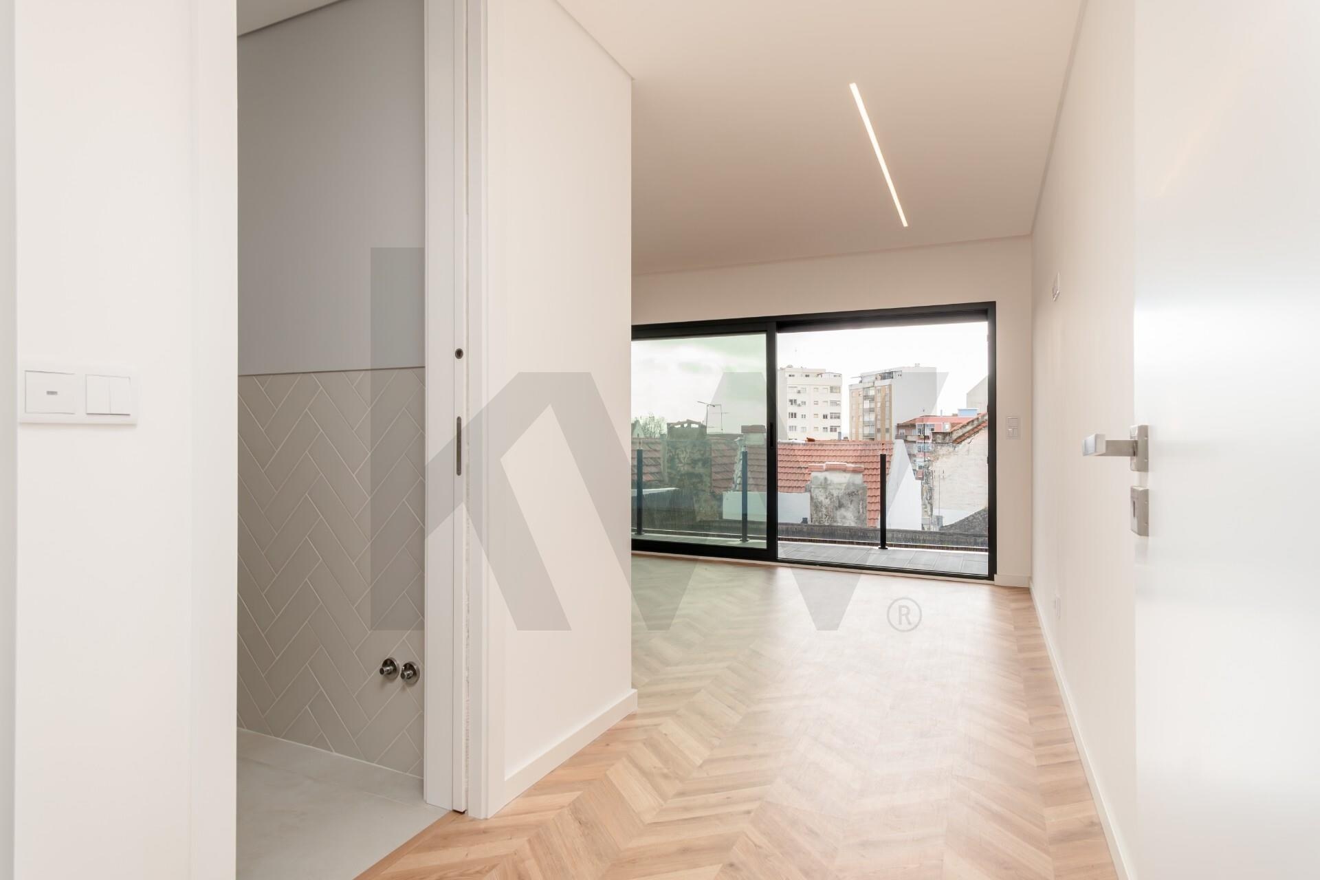 Apartamento T3 à Venda em Setúbal - Portugal - 2