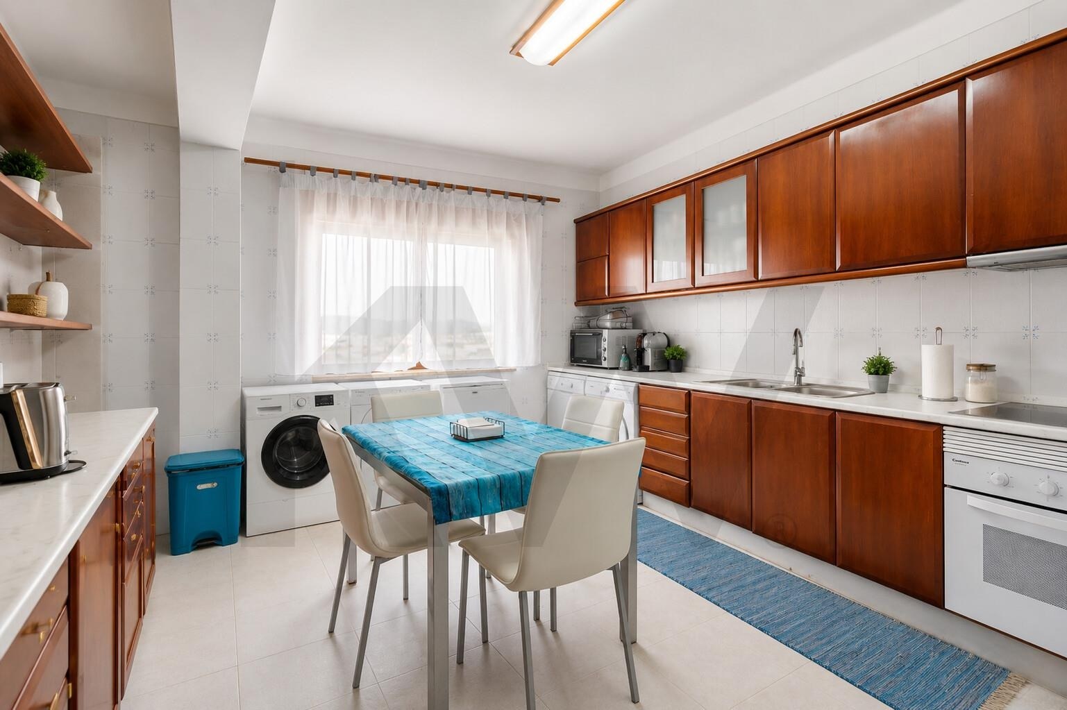 Apartamento T3 à Venda em Setúbal - Portugal - 2