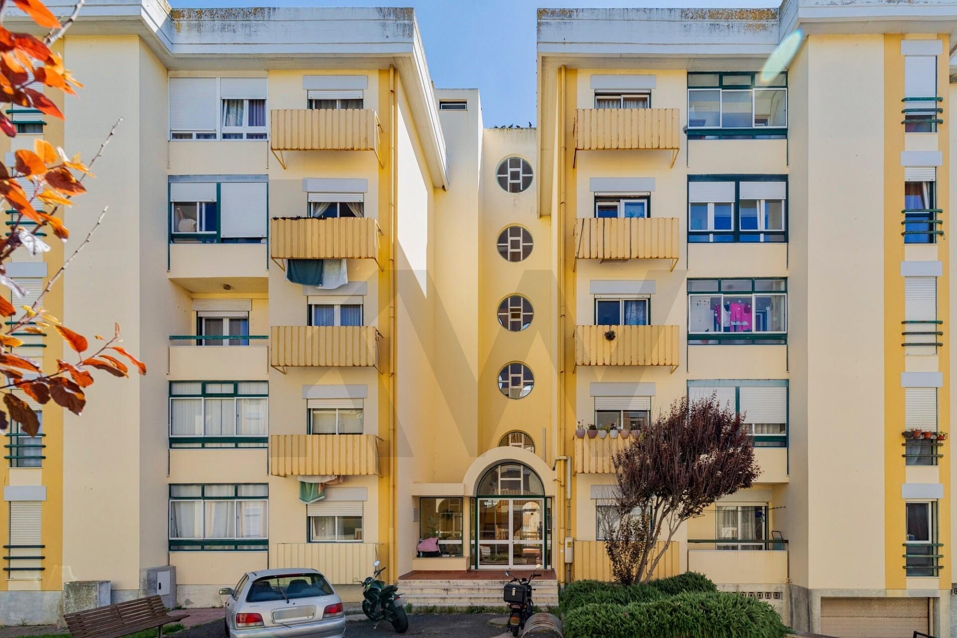 Apartamento T3 à Venda em Sines - Setúbal - Portugal - 2