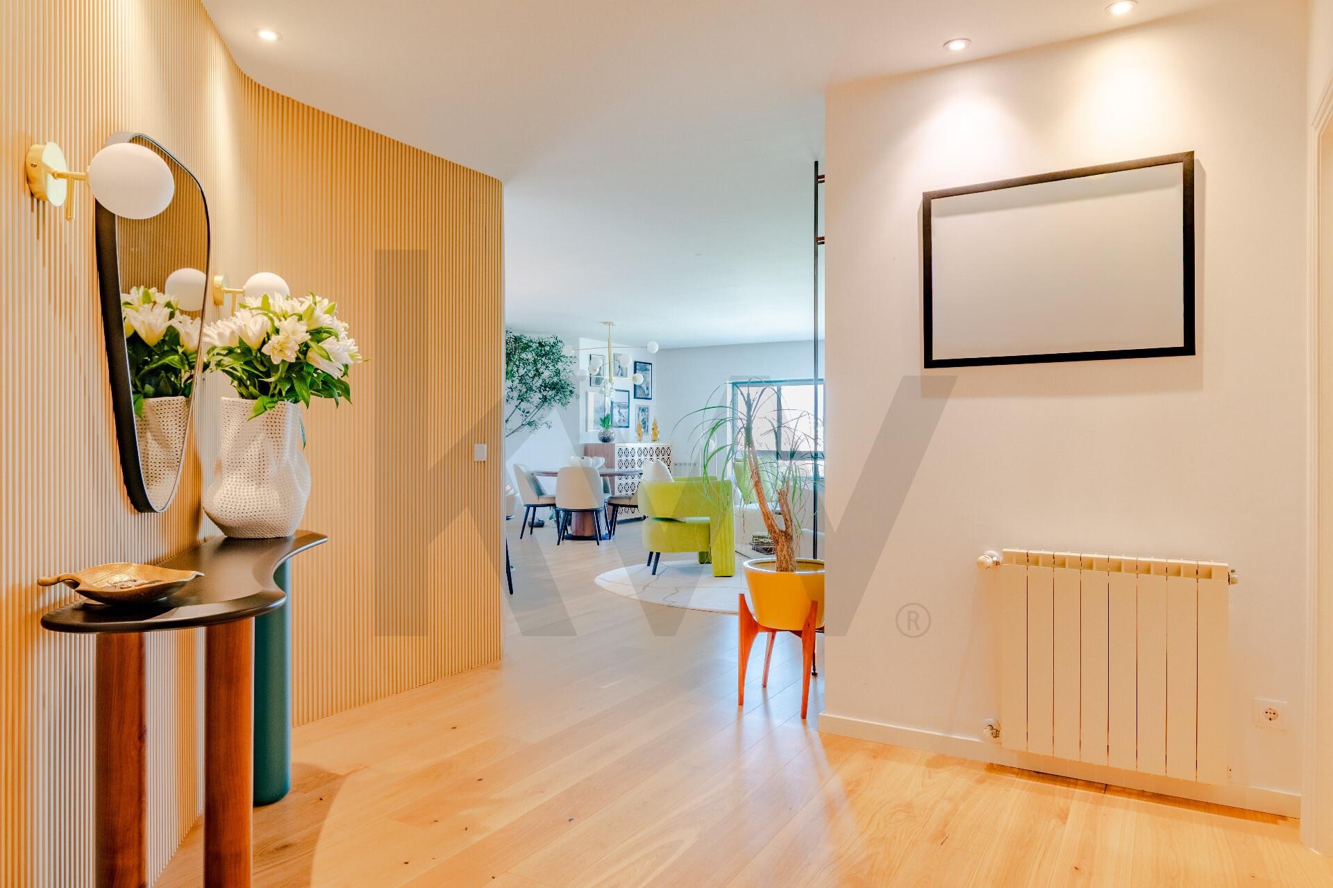 Apartamento T3 à Venda em União Das Freguesias De Carcavelos E Parede - Lisboa - Portugal - 2