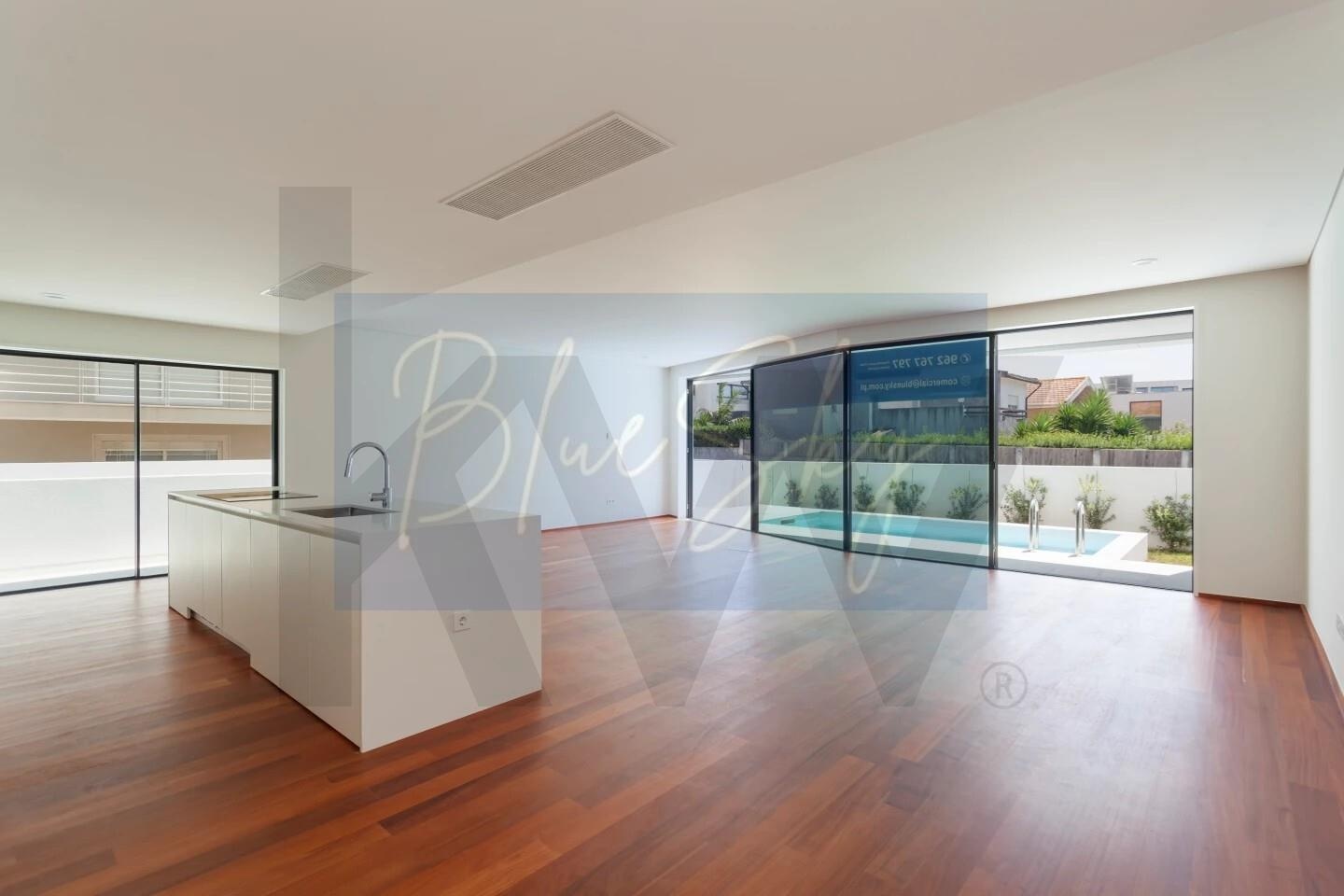 Apartamento T3 à Venda em Vila Nova De Gaia - Porto - Portugal - 5