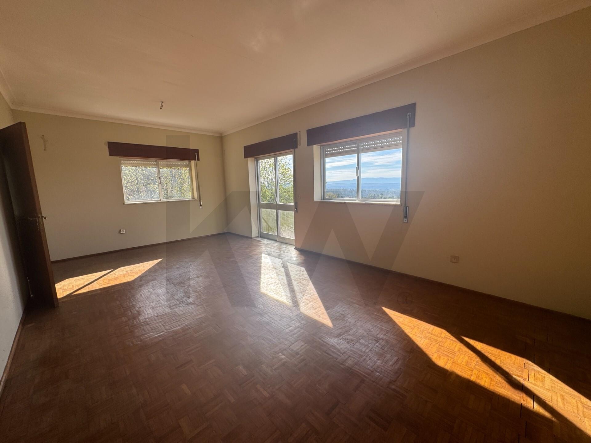 Apartamento T3 à Venda em Viseu - Portugal - 8