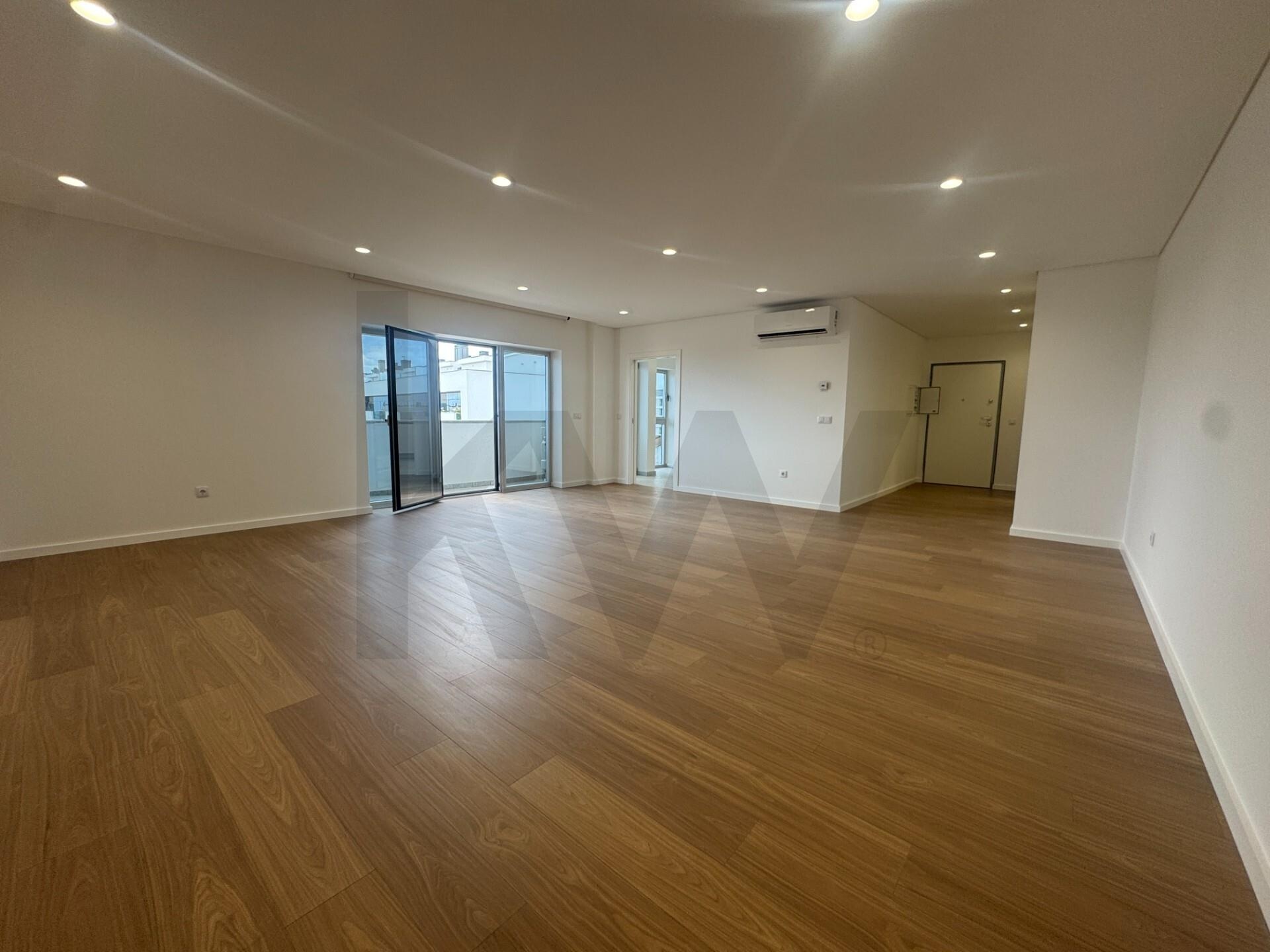 Apartamento T3 à Venda em Viseu - Portugal - 2