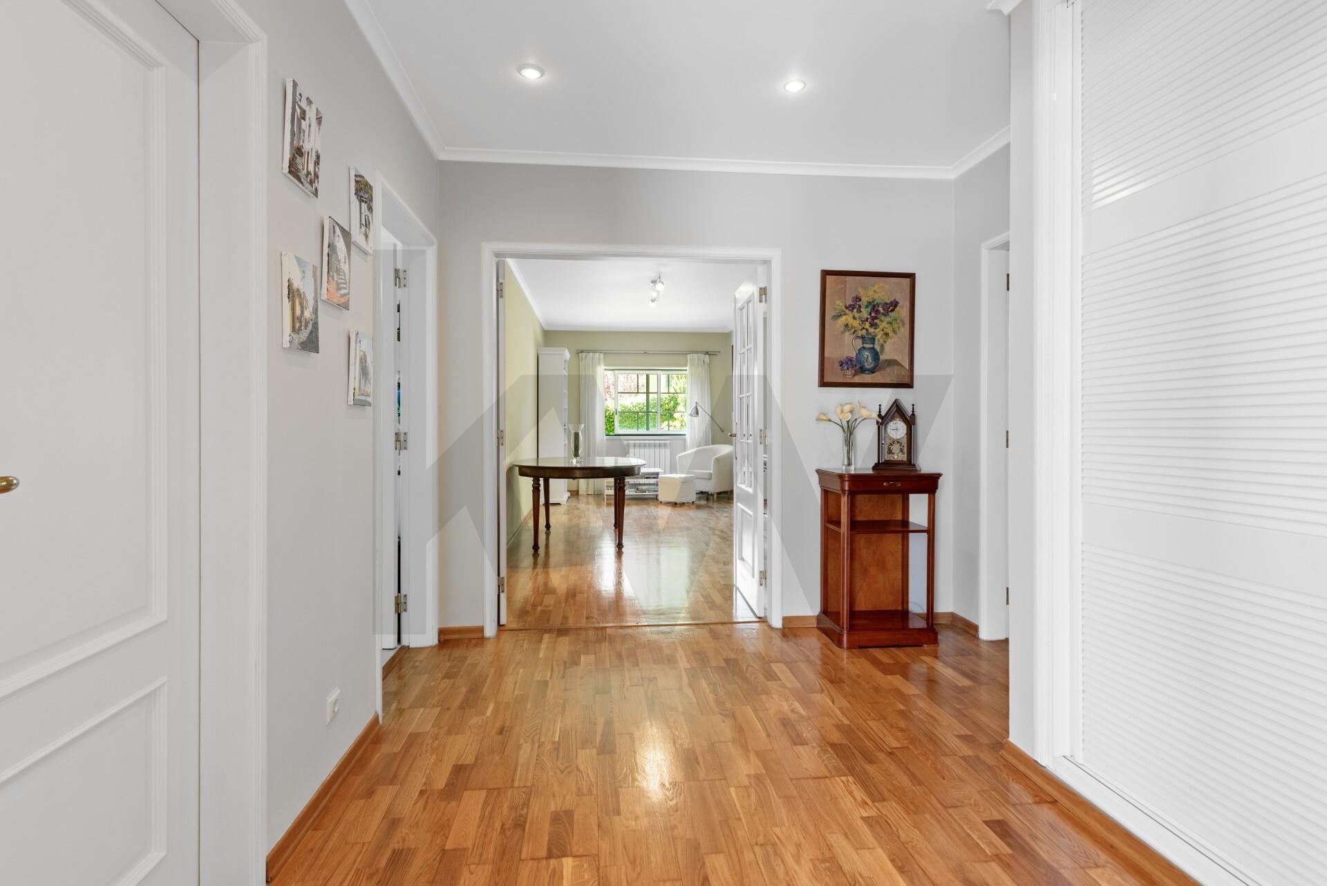 Apartamento T4 à Venda em Sintra - Lisboa - Portugal - 2