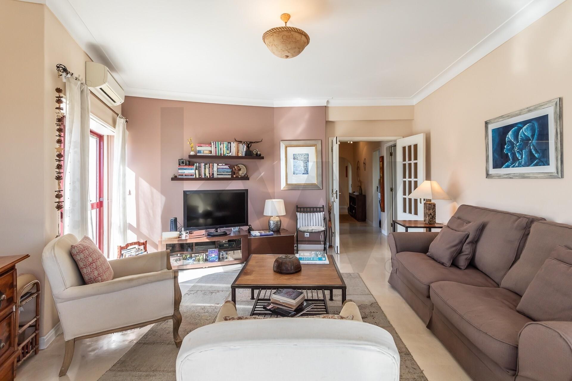 Apartamento T4 à Venda em Algés - Lisboa - Portugal - 3