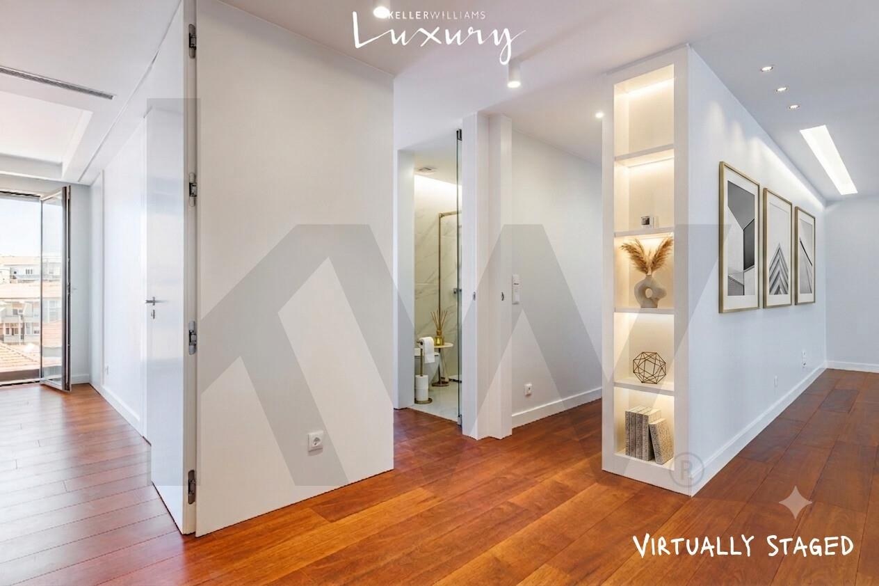 Apartamento T4 à Venda em Almada - Setúbal - Portugal - 5