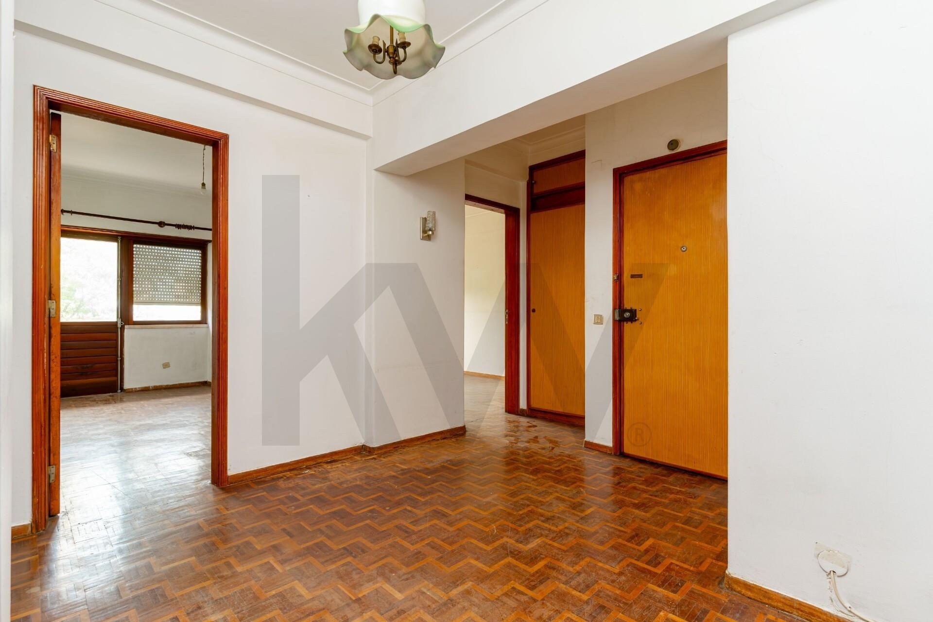Apartamento T4 à Venda em Almada - Setúbal - Portugal - 3