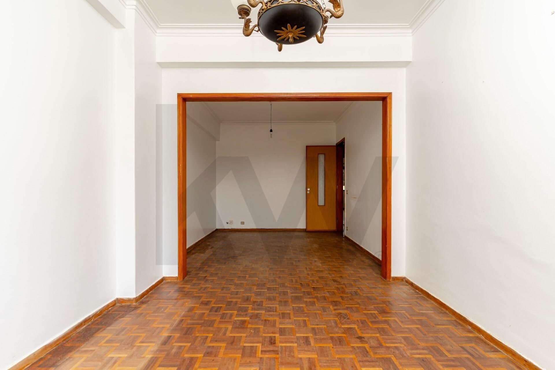 Apartamento T4 à Venda em Almada - Setúbal - Portugal - 5