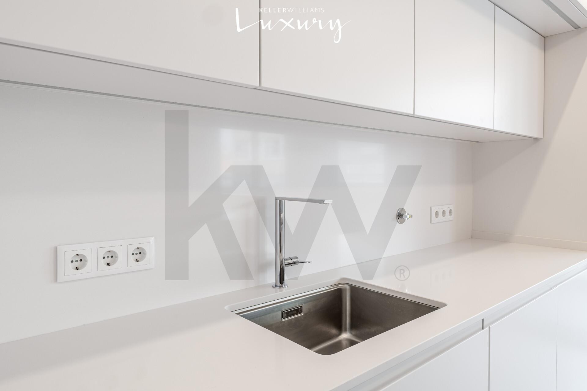 Apartamento T4 à Venda em Almada - Setúbal - Portugal - 7