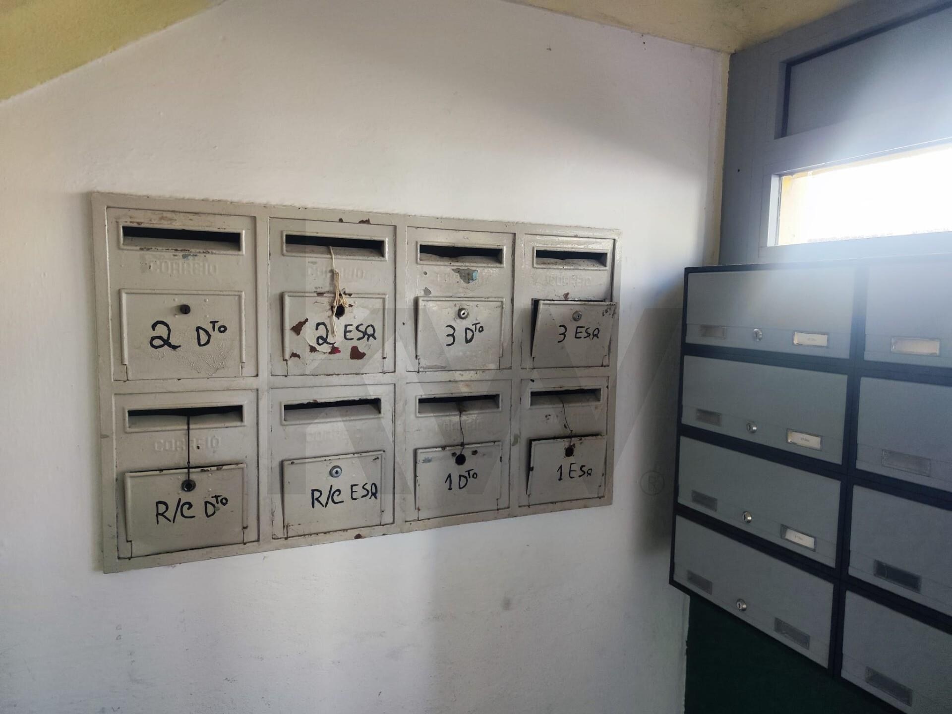 Apartamento T4 à Venda em Almada - Setúbal - Portugal - 3