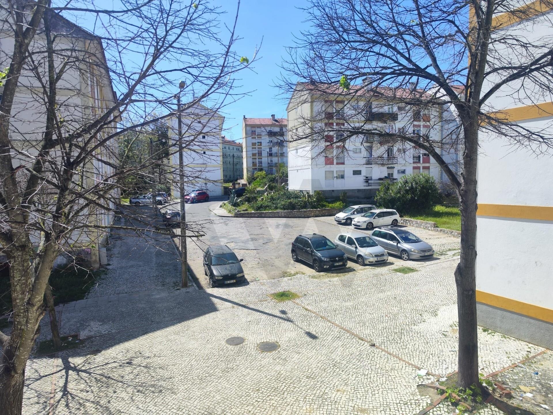 Apartamento T4 à Venda em Almada - Setúbal - Portugal - 6