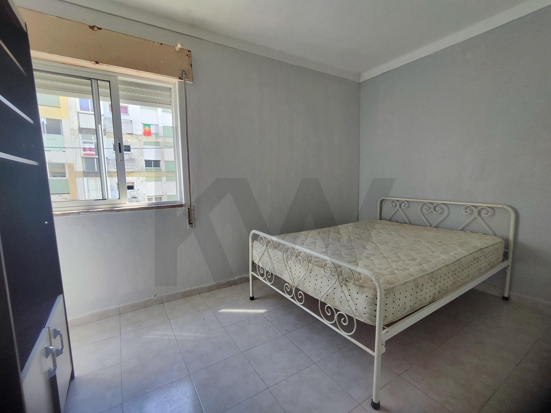 Apartamento T4 à Venda em Almada - Setúbal - Portugal - 8