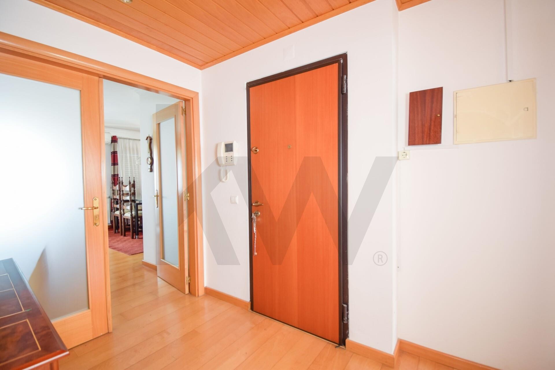 Apartamento T4 à Venda em Carcavelos - Lisboa - Portugal - 3