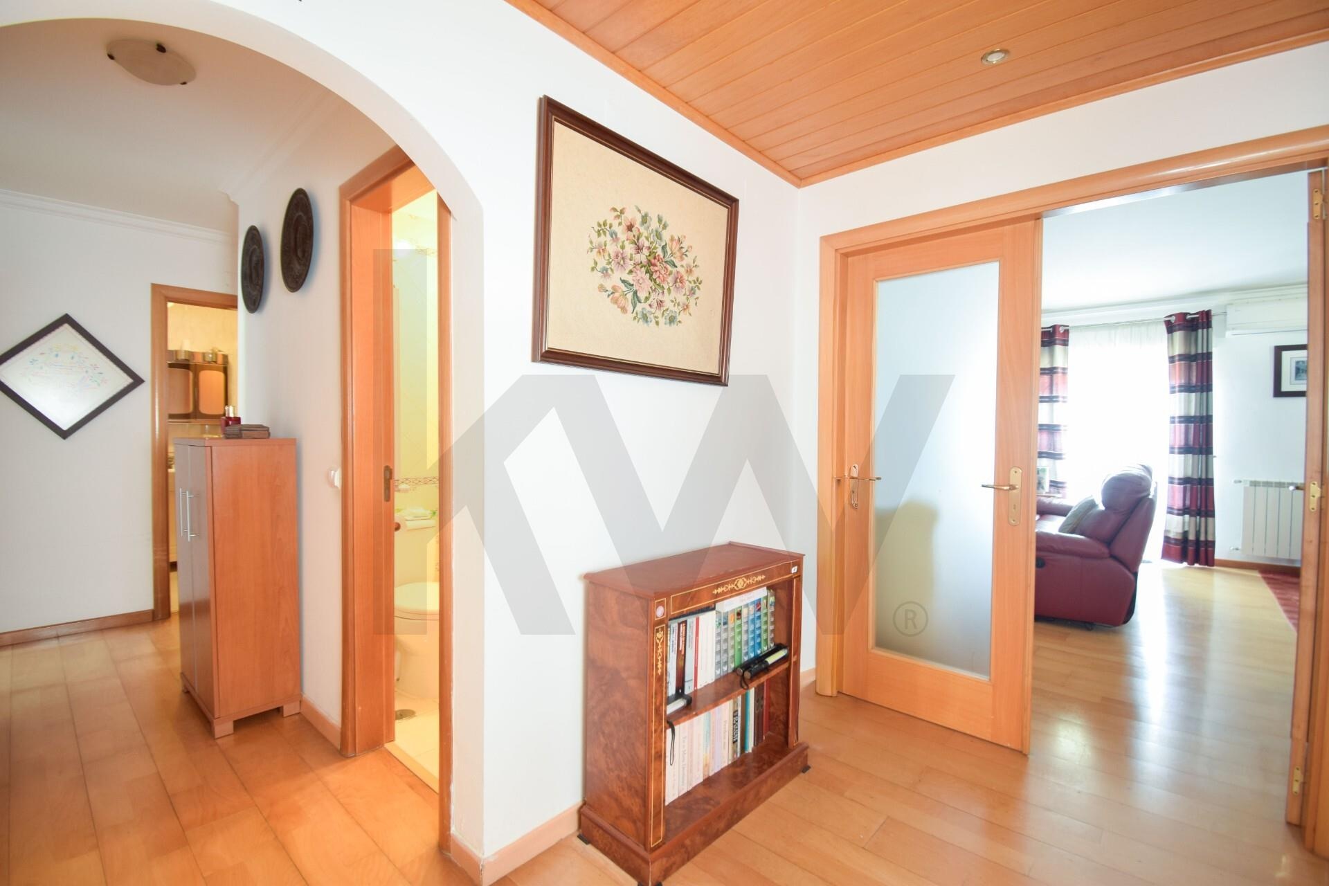 Apartamento T4 à Venda em Carcavelos - Lisboa - Portugal - 4