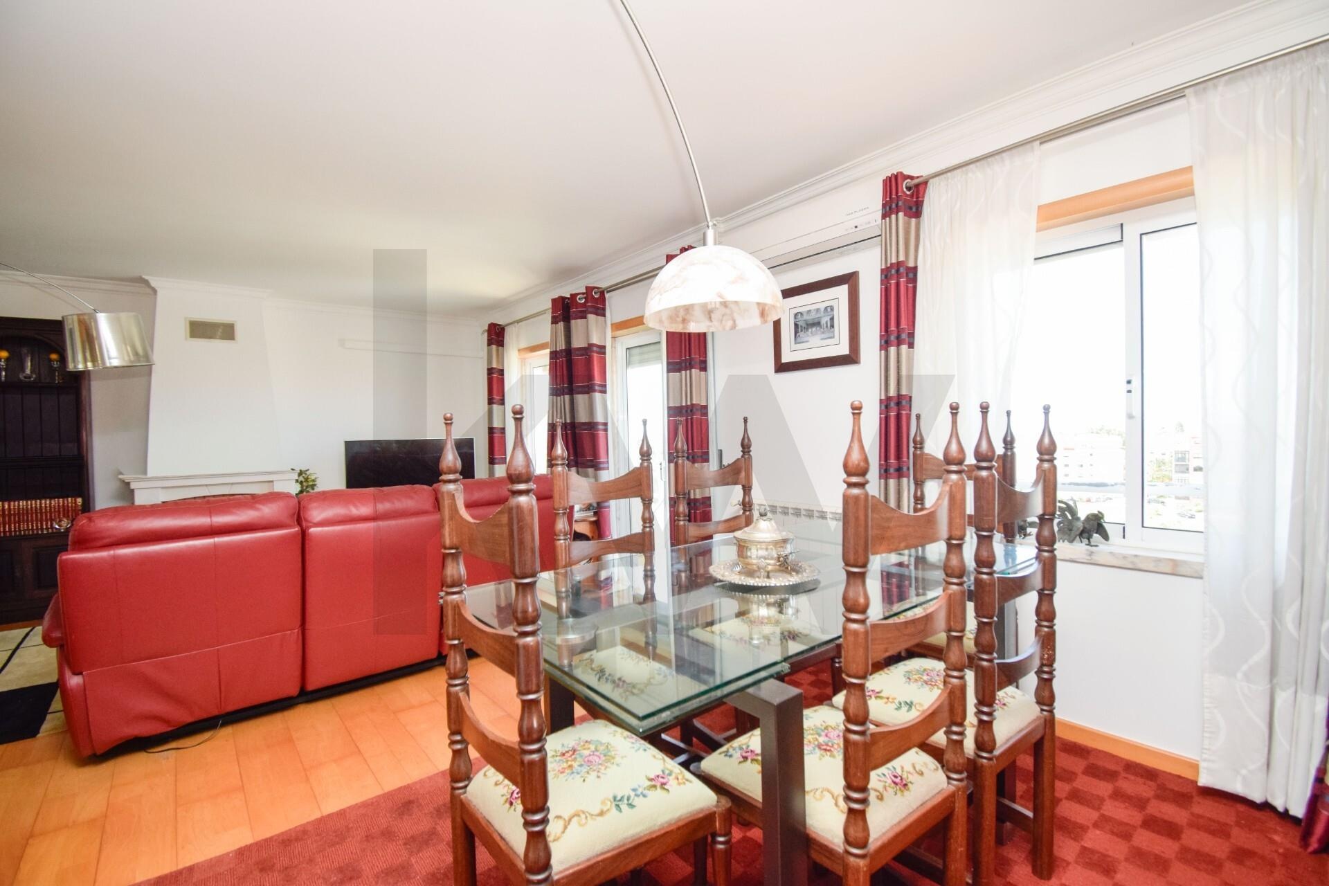 Apartamento T4 à Venda em Carcavelos - Lisboa - Portugal - 8