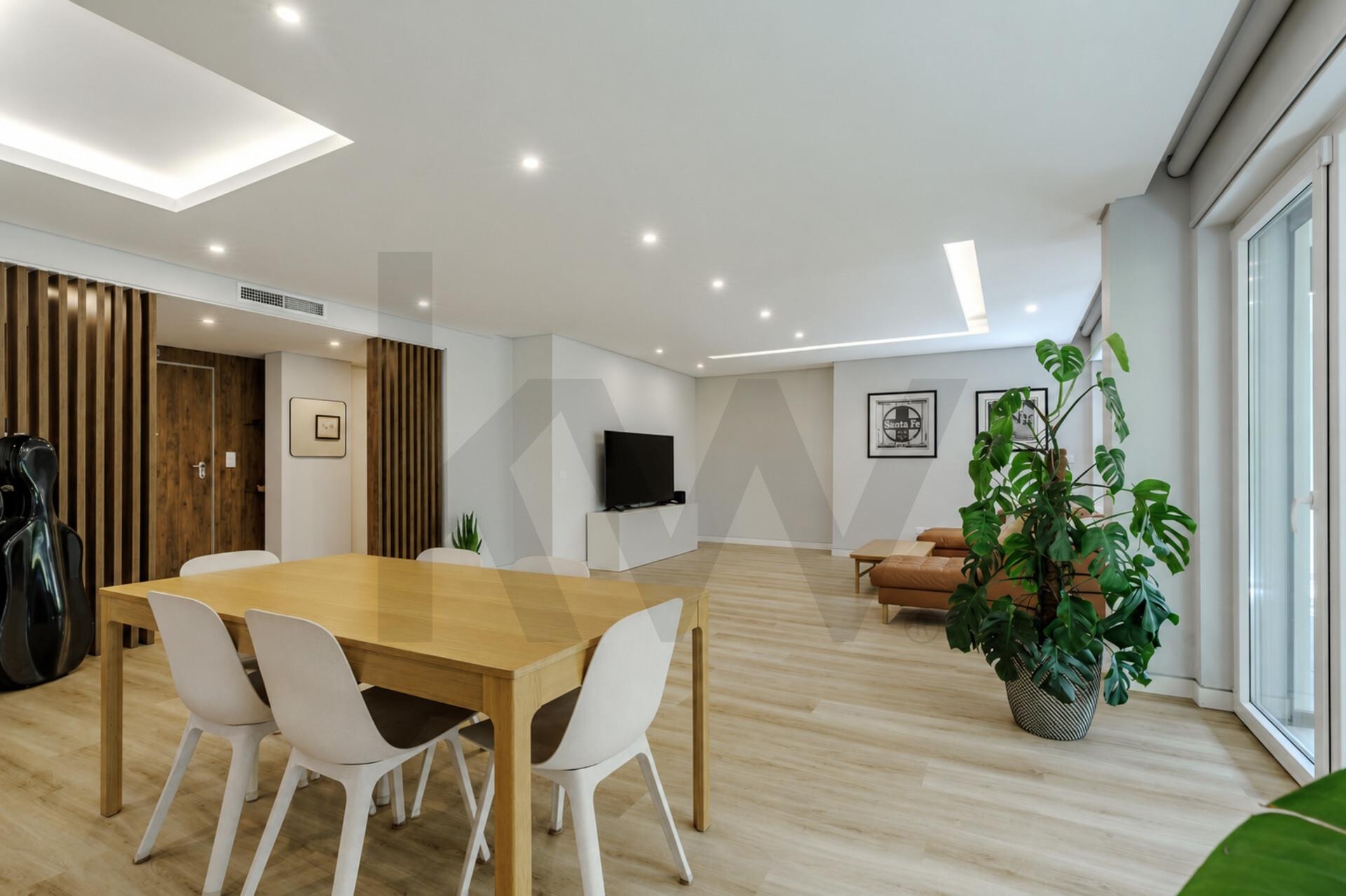 Apartamento T4 à Venda em Carcavelos - Lisboa - Portugal - 3