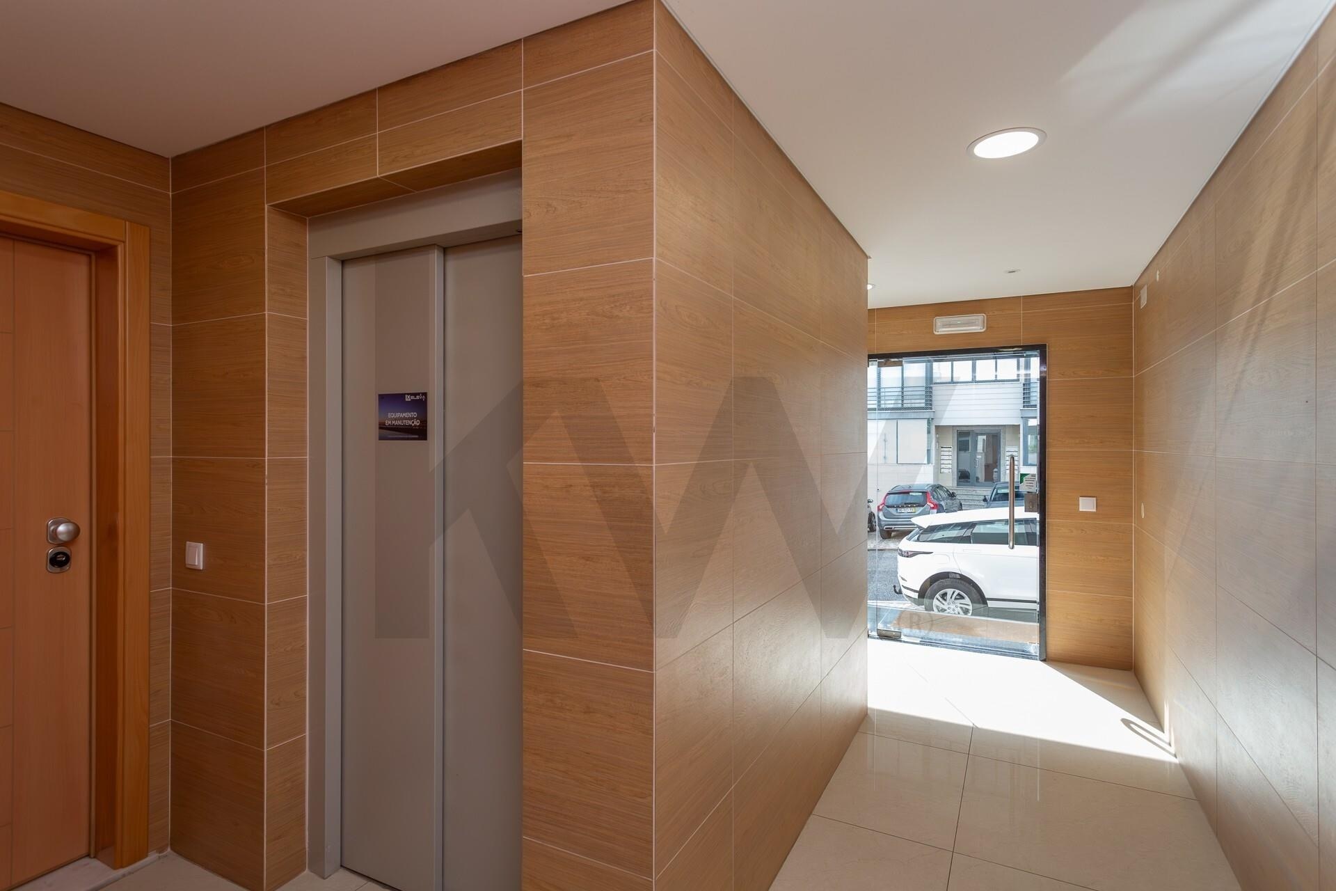 Apartamento T4 à Venda em Cascais - Lisboa - Portugal - 2