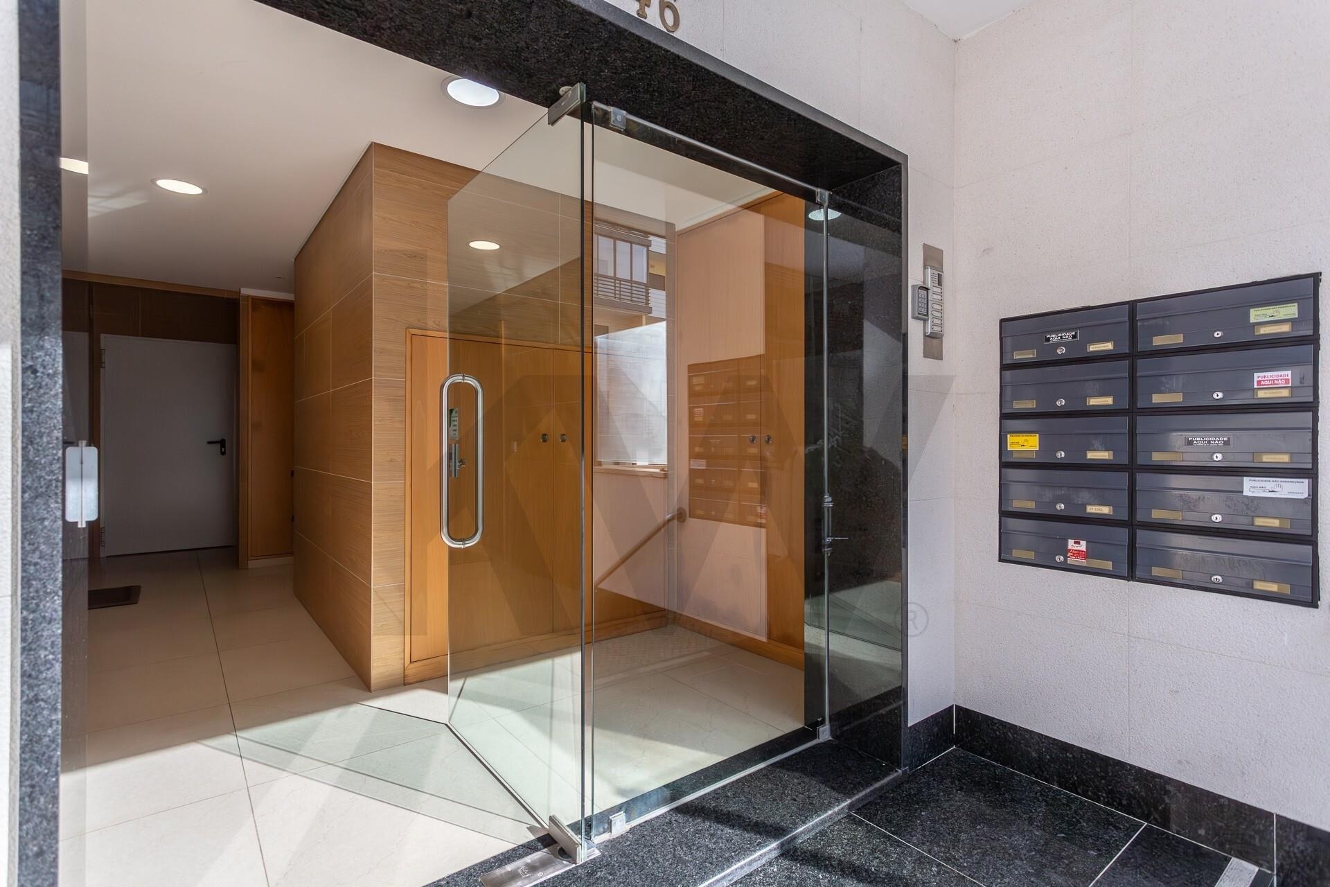 Apartamento T4 à Venda em Cascais - Lisboa - Portugal - 3