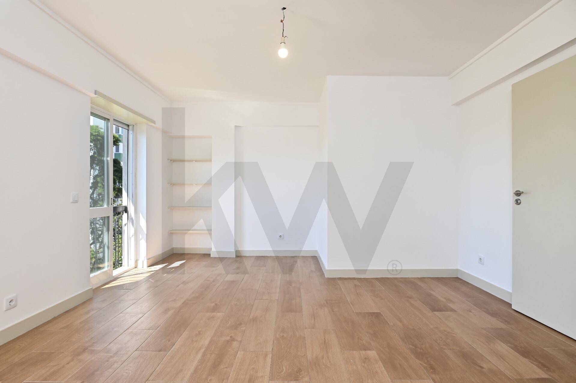 Apartamento T4 à Venda em Cascais - Lisboa - Portugal - 4