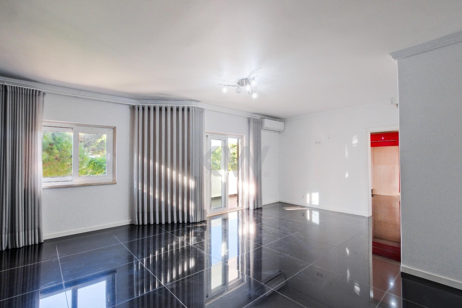 Apartamento T4 à Venda em Cascais - Lisboa - Portugal - 1