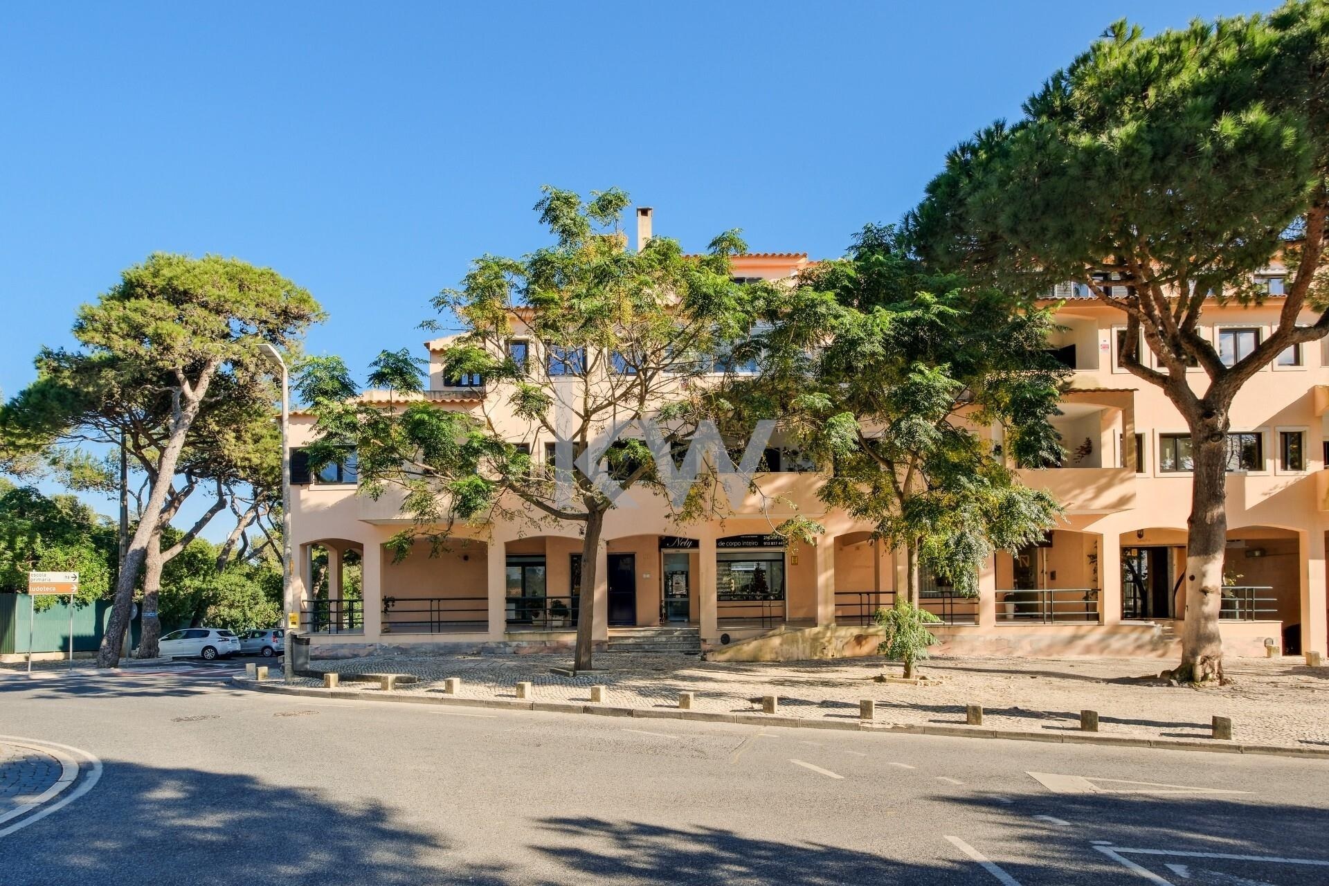 Apartamento T4 à Venda em Cascais - Lisboa - Portugal - 2