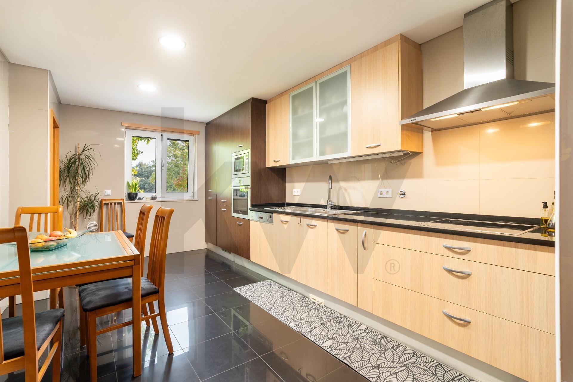 Apartamento T4 à Venda em Coimbra - Coimbra - Portugal - 4