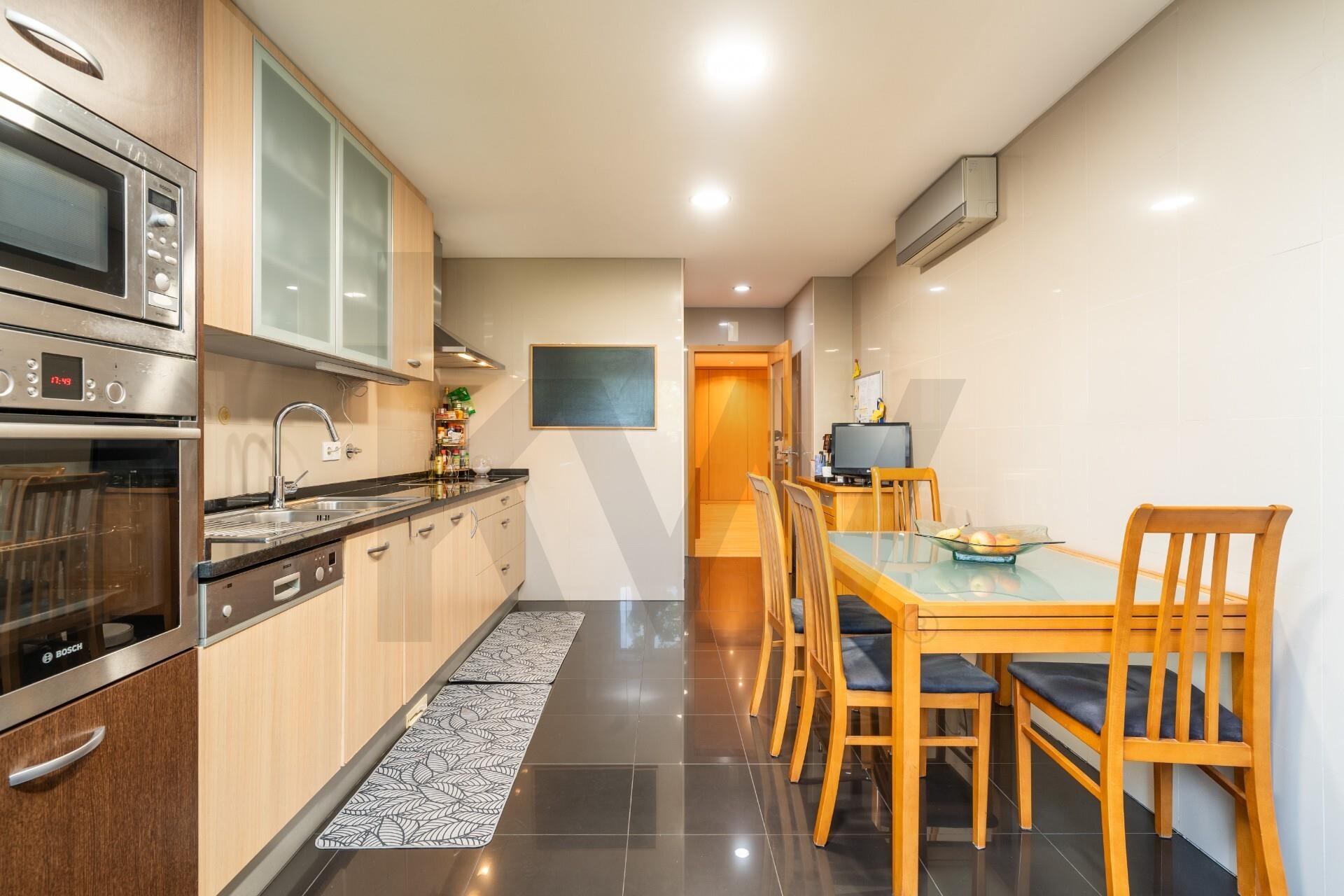 Apartamento T4 à Venda em Coimbra - Coimbra - Portugal - 5