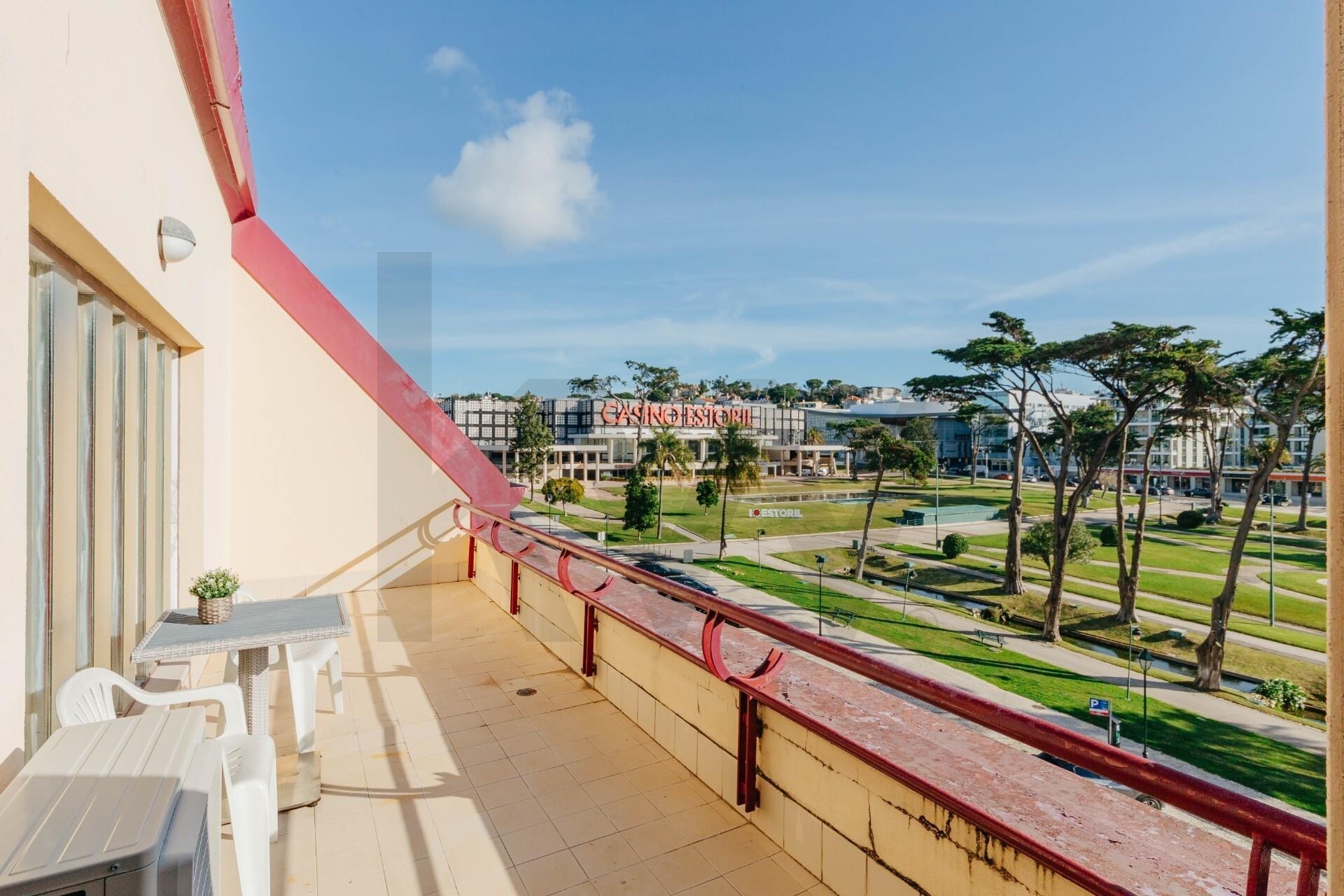 Apartamento T4 à Venda em Estoril - Lisboa - Portugal - 1