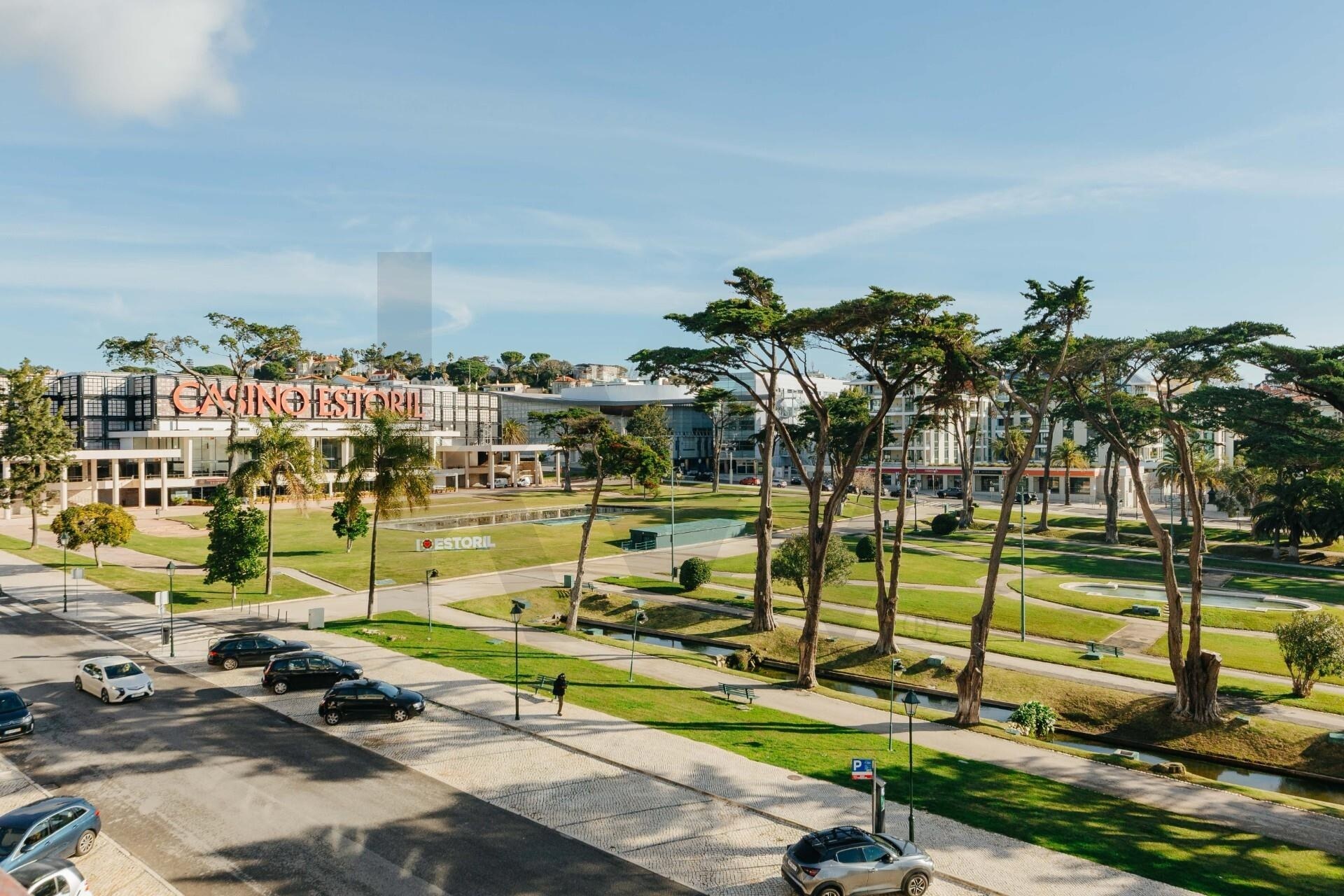 Apartamento T4 à Venda em Estoril - Lisboa - Portugal - 2