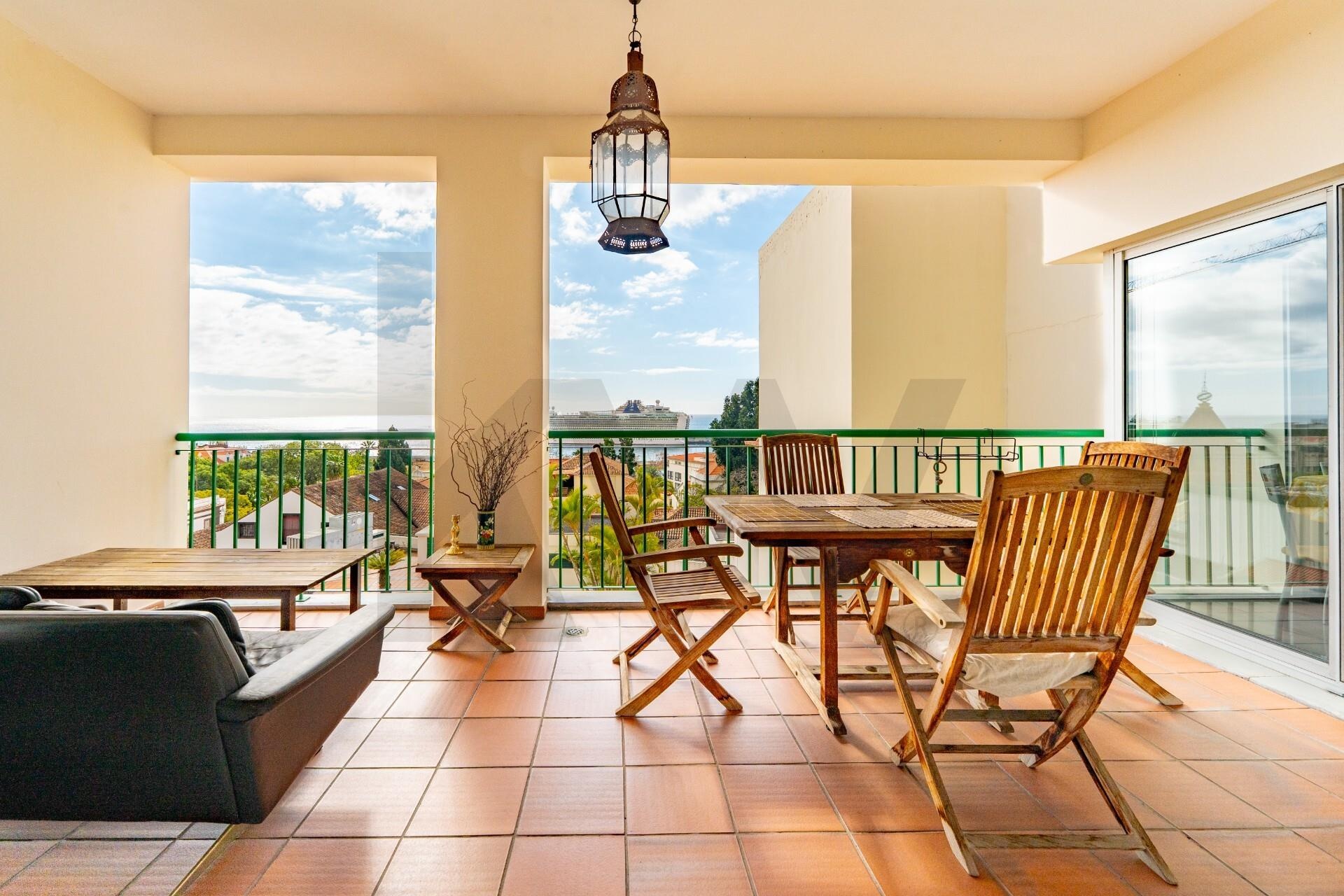 Apartamento T4 à Venda em Funchal - Ilha Da Madeira - Portugal - 1